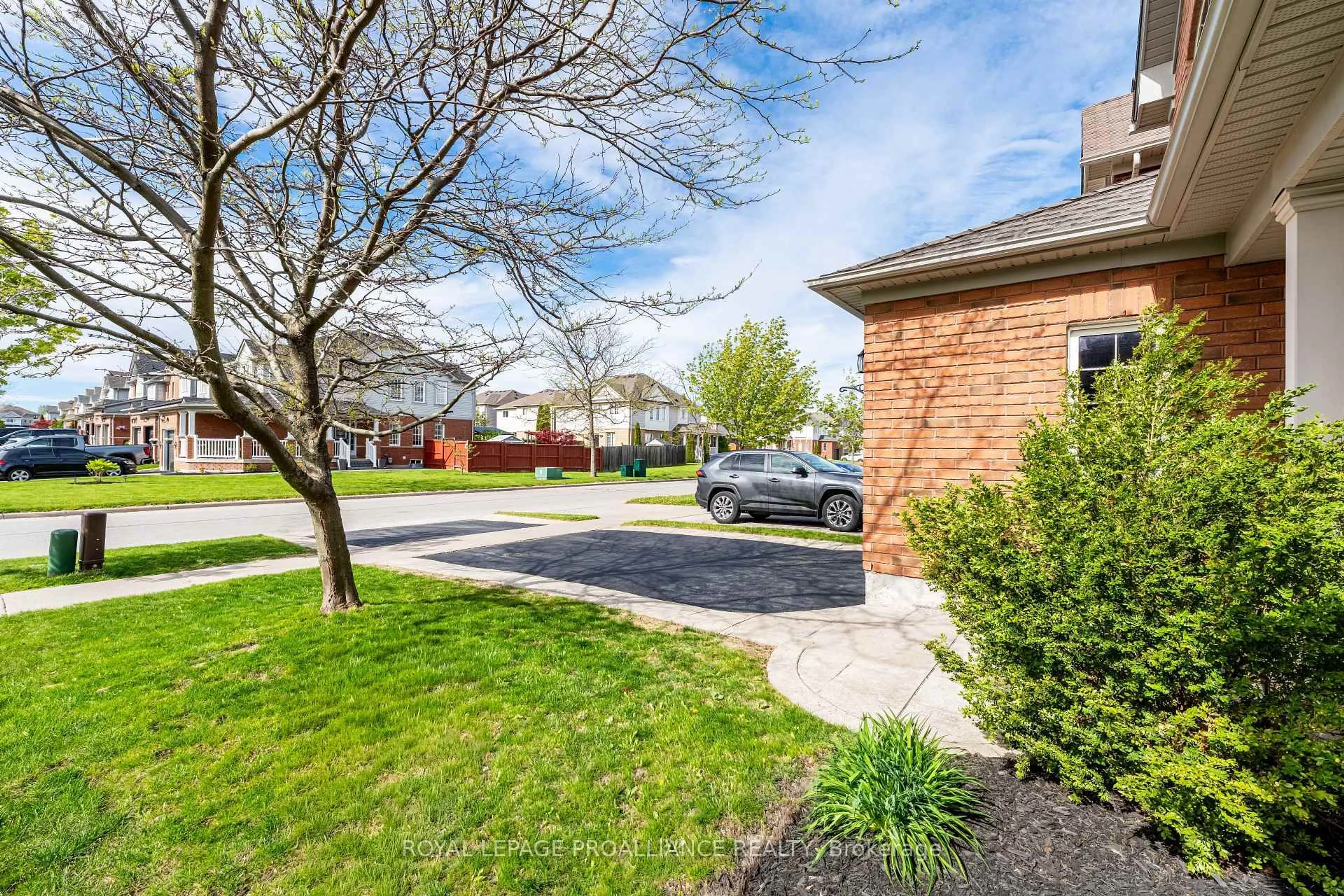 Unknown for 23 Courvier Cres, Clarington Ontario L1C 0E7