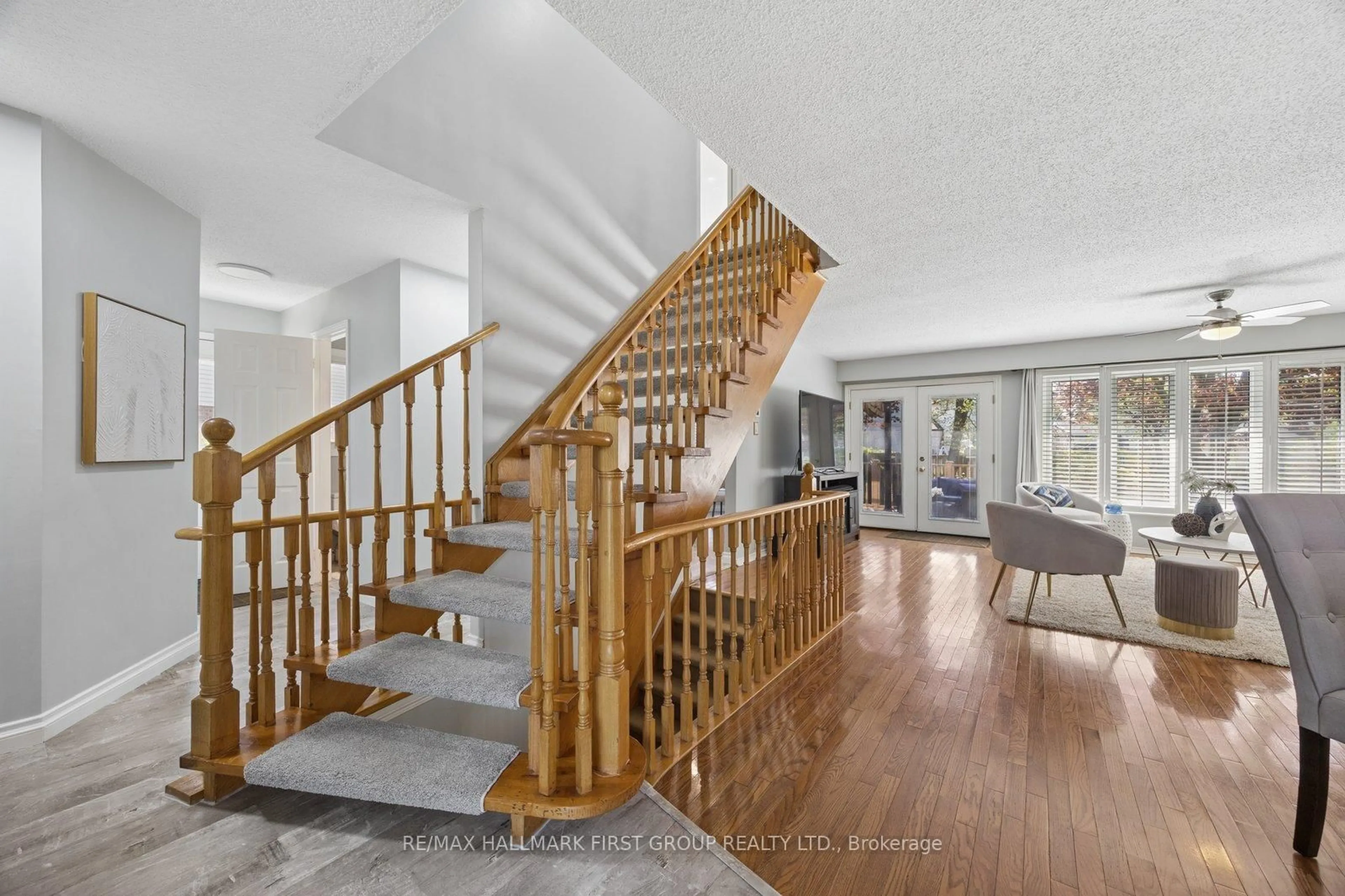 Unknown for 28 Empson Crt, Ajax Ontario L1S 3Y3