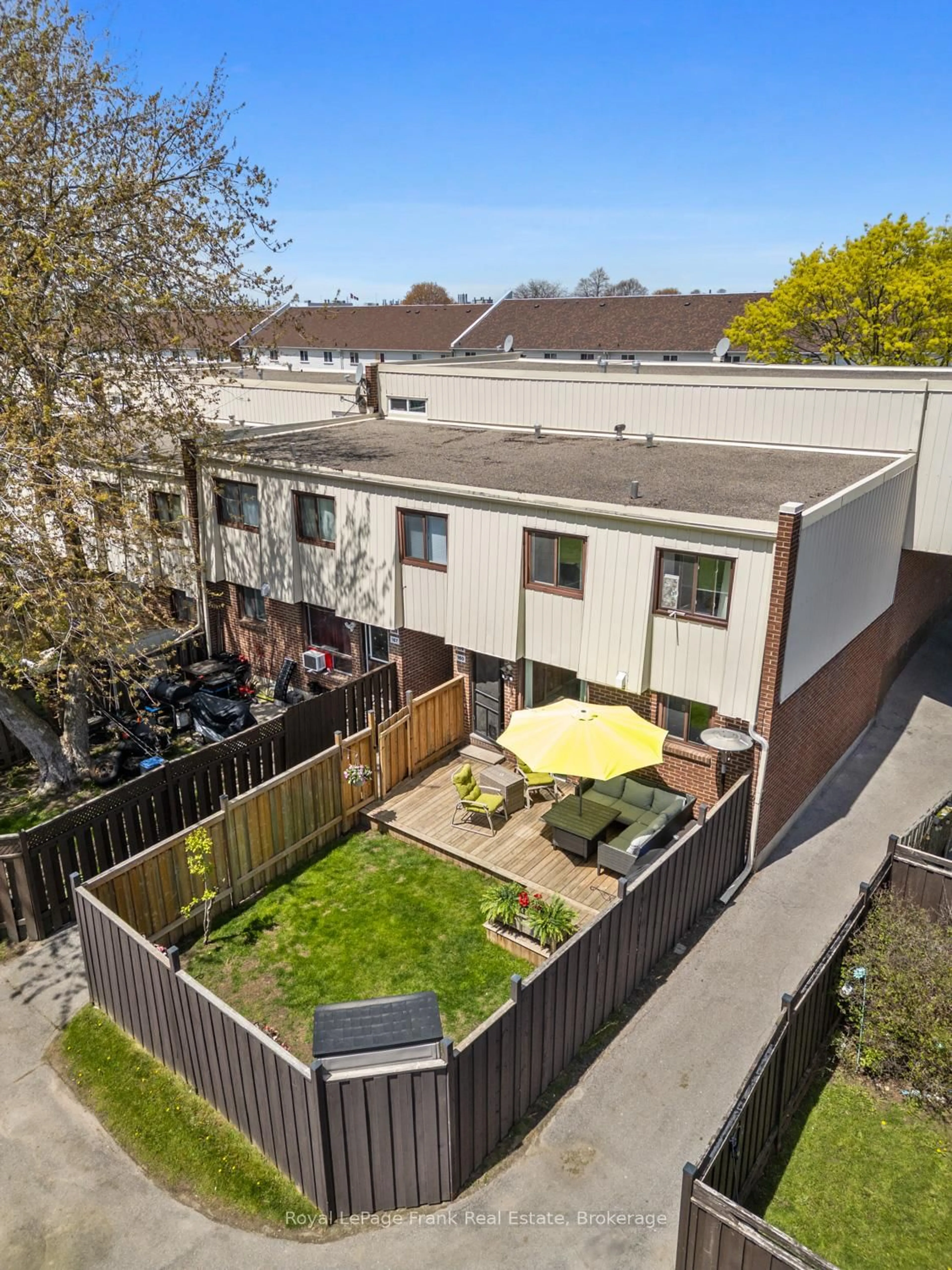 A pic from outside/outdoor area/front of a property/back of a property/a pic from drone, street for 1100 Oxford St #160, Oshawa Ontario L1J 6G4