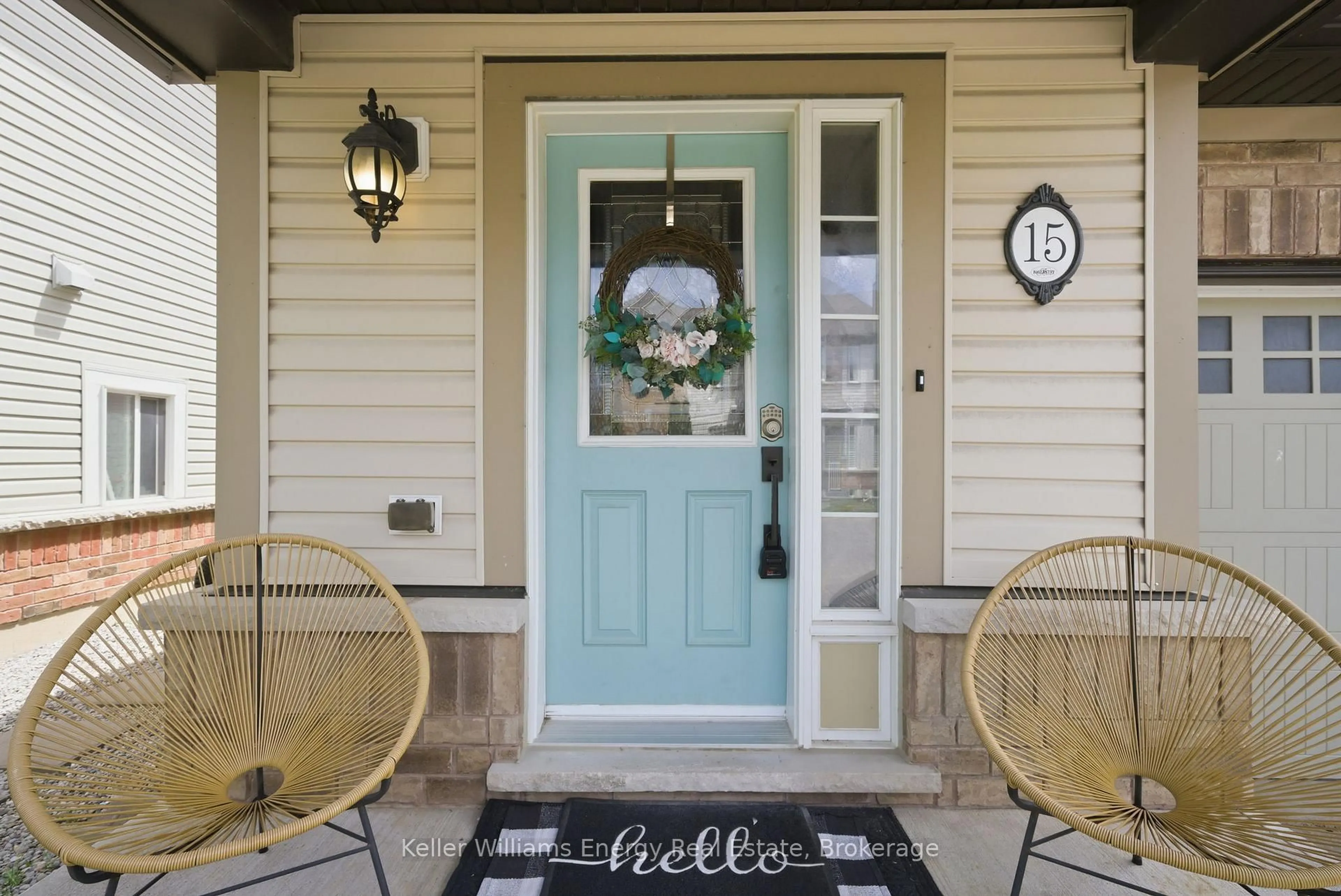 Indoor entryway for 1640 Grandview St #15, Oshawa Ontario L1K 0S6