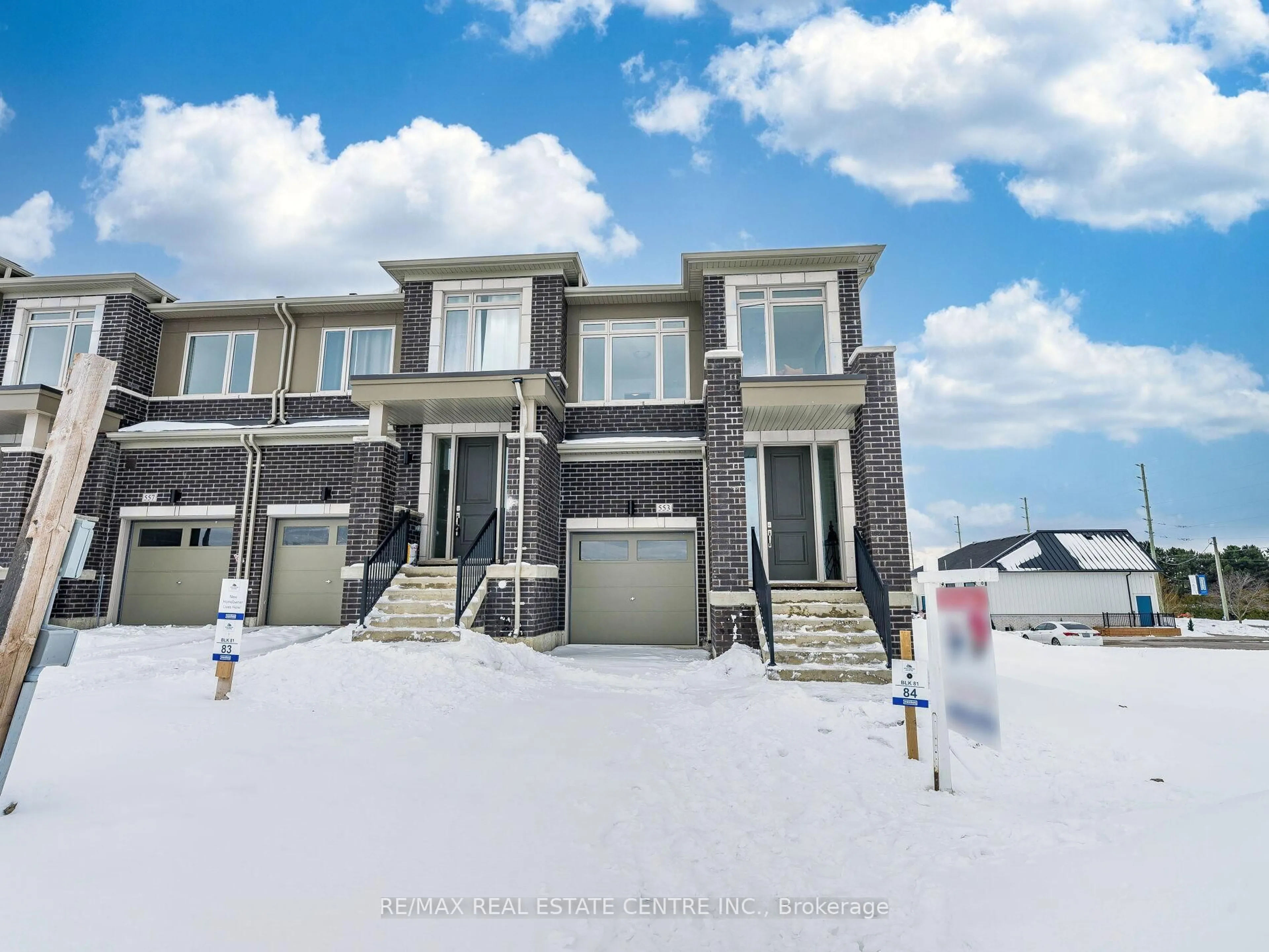 A pic from outside/outdoor area/front of a property/back of a property/a pic from drone, street for 553 TED MARKS Dr, Oshawa Ontario L1L 0X3