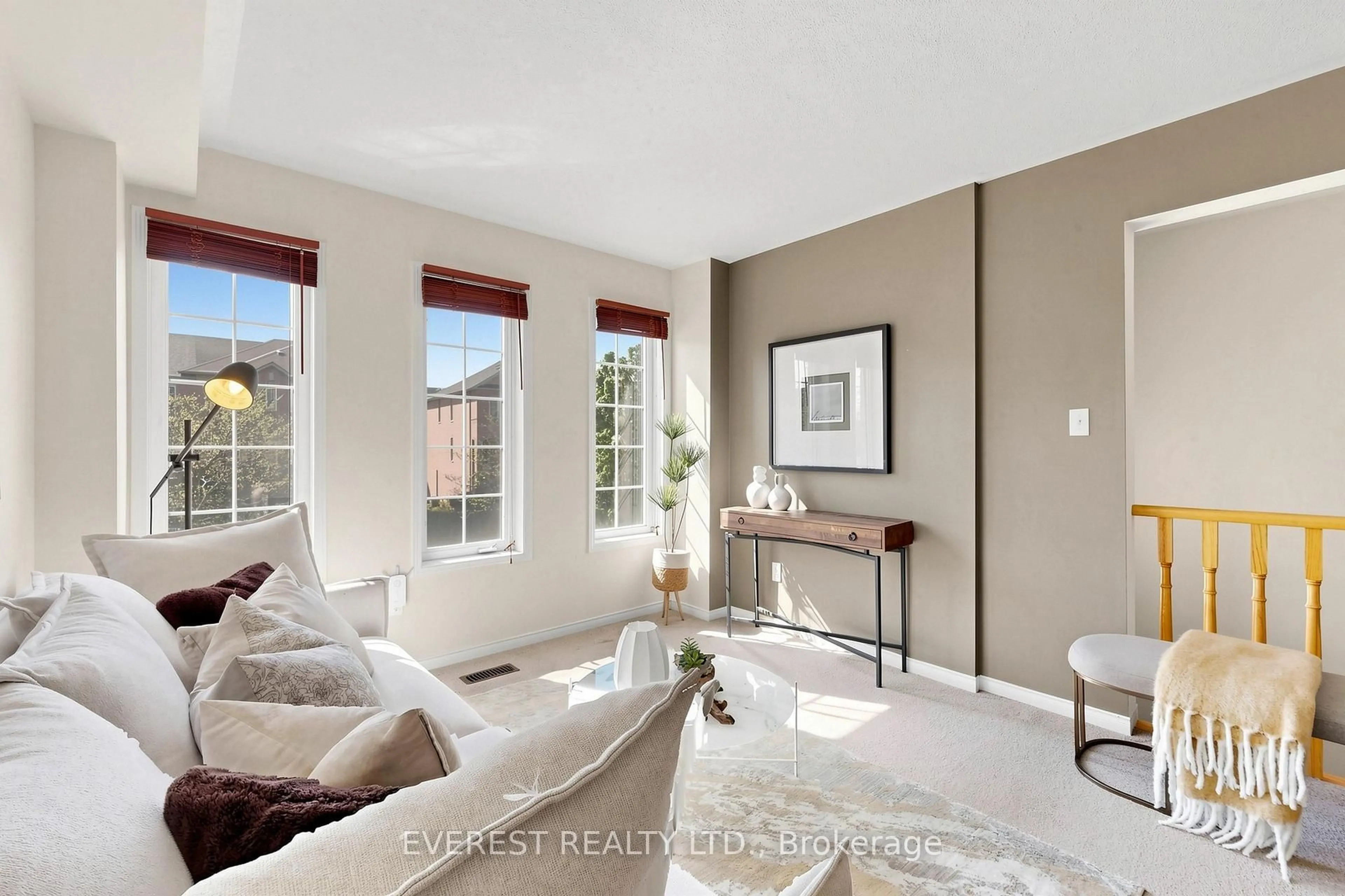 Living room with furniture, unknown for 116 Conn Smythe Dr, Toronto Ontario M1J 3P5