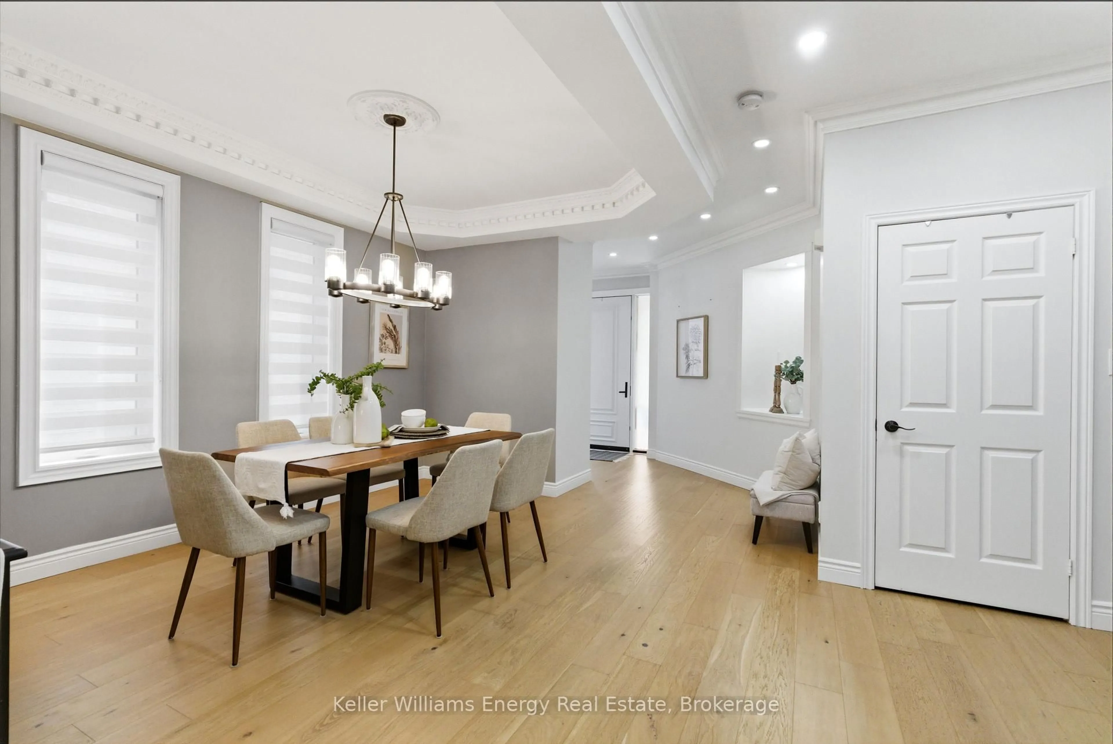 Dining room, wood/laminate floor for 2019 Erin Gate Blvd, Pickering Ontario L1X 2V5