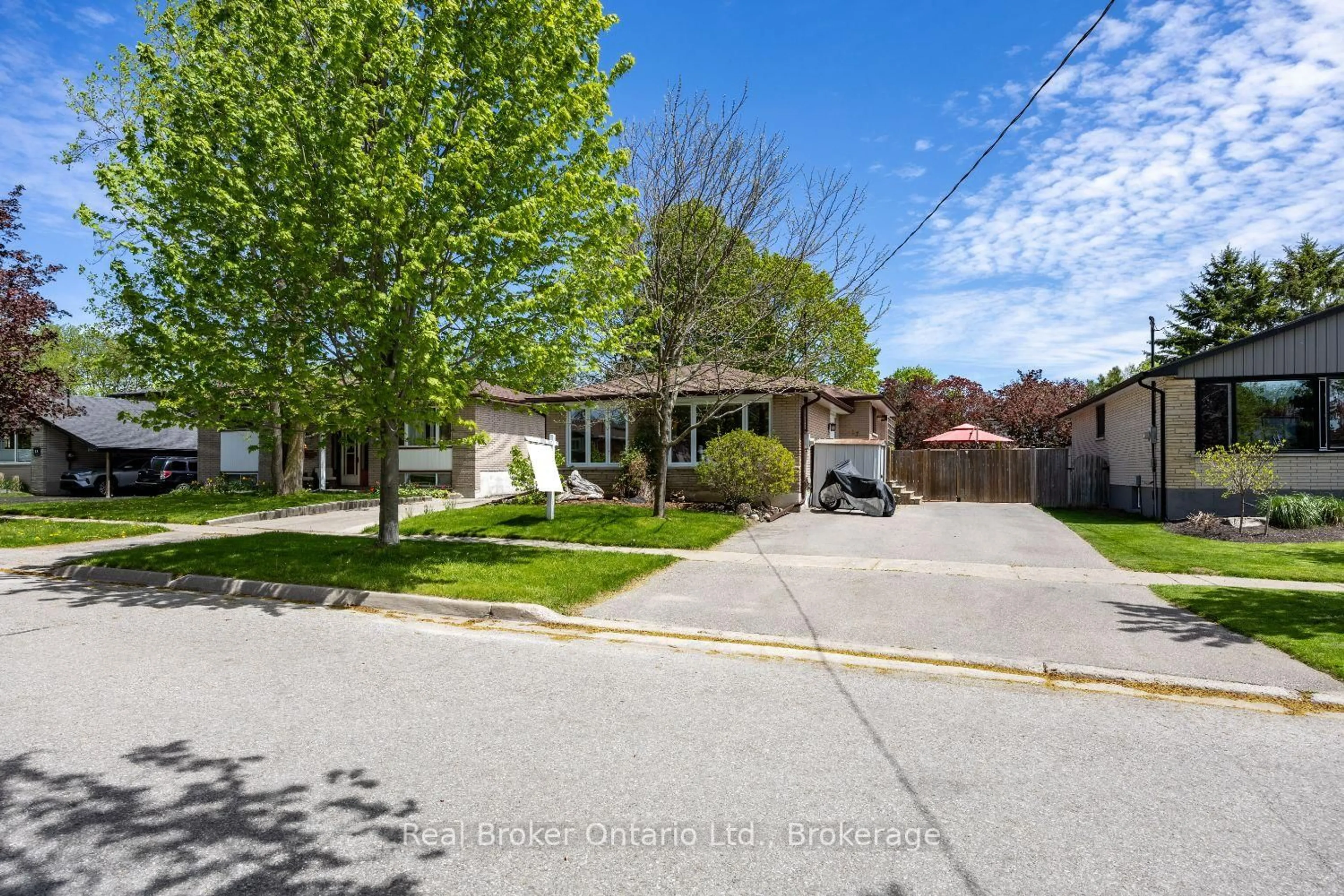 A pic from outside/outdoor area/front of a property/back of a property/a pic from drone, street for 17 Strike Ave, Clarington Ontario L1C 1K2