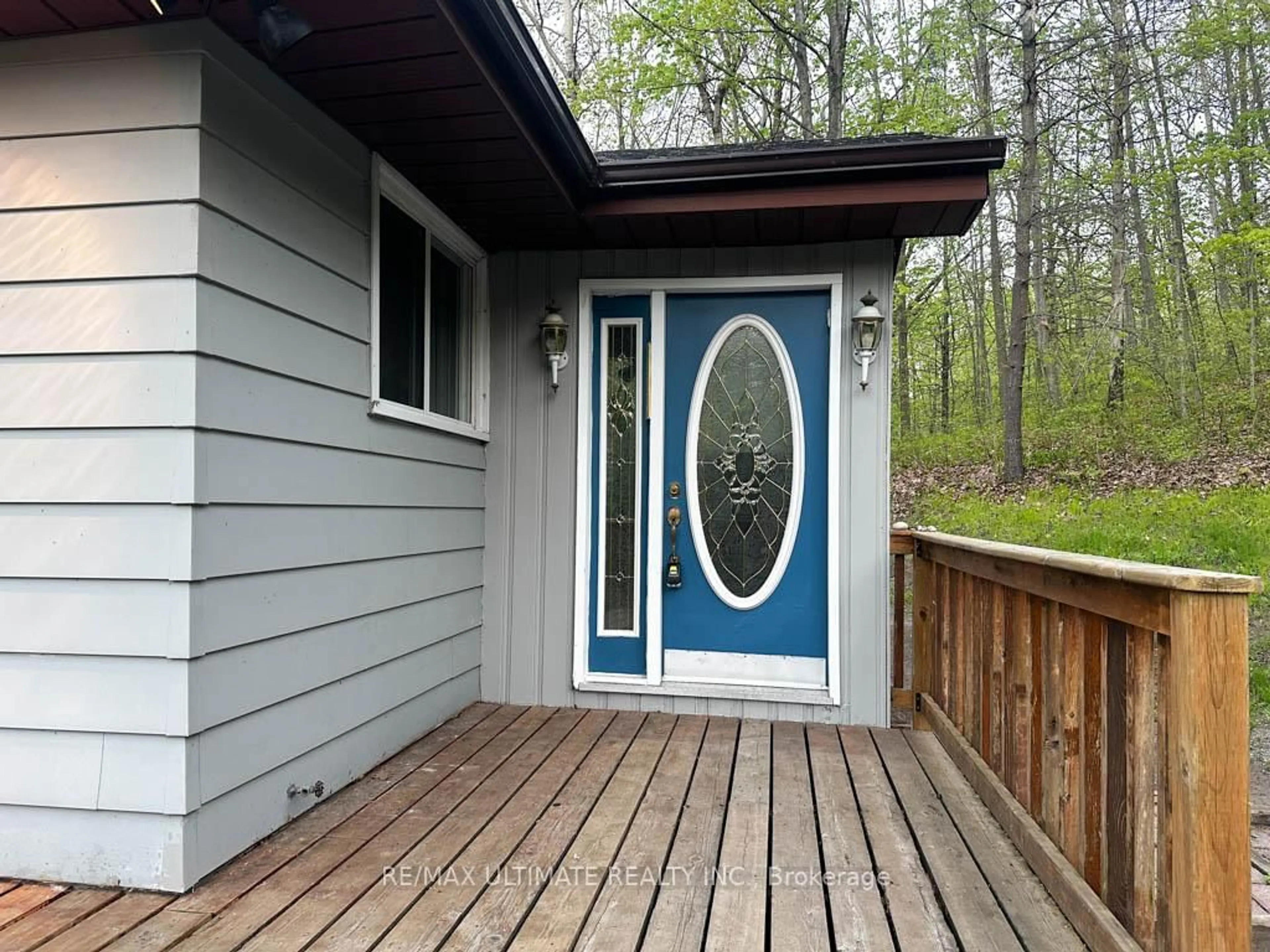 Home with vinyl exterior material, street for 63 Sumac Lane, Scugog Ontario L9L 2C3