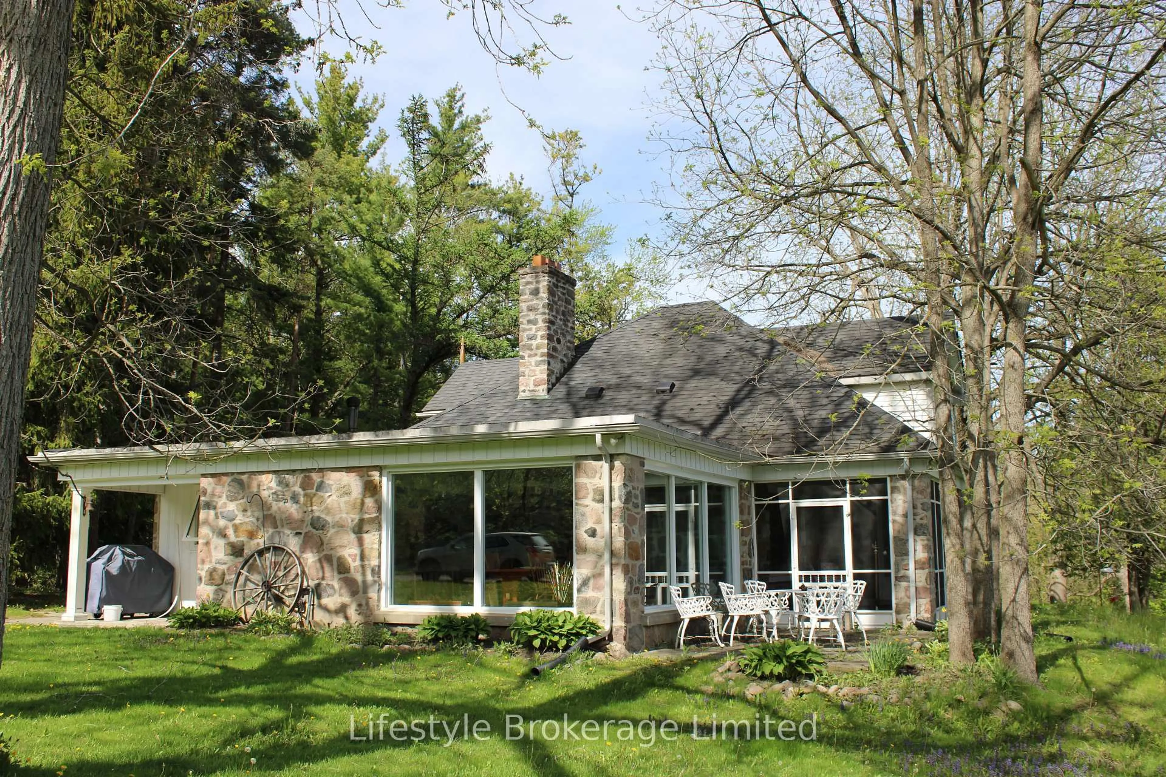 Home with brick exterior material, unknown for 2660 Concession 9 Rd, Pickering Ontario L0B 1A0