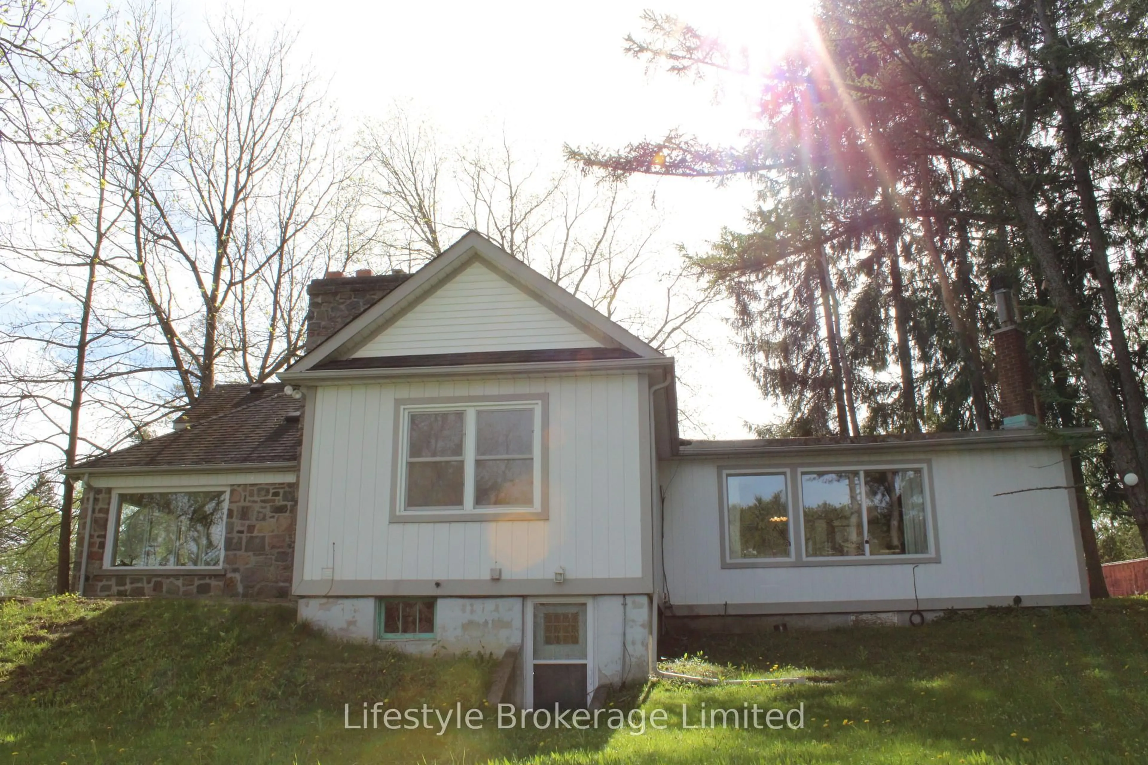 Home with vinyl exterior material, street for 2660 Concession 9 Rd, Pickering Ontario L0B 1A0