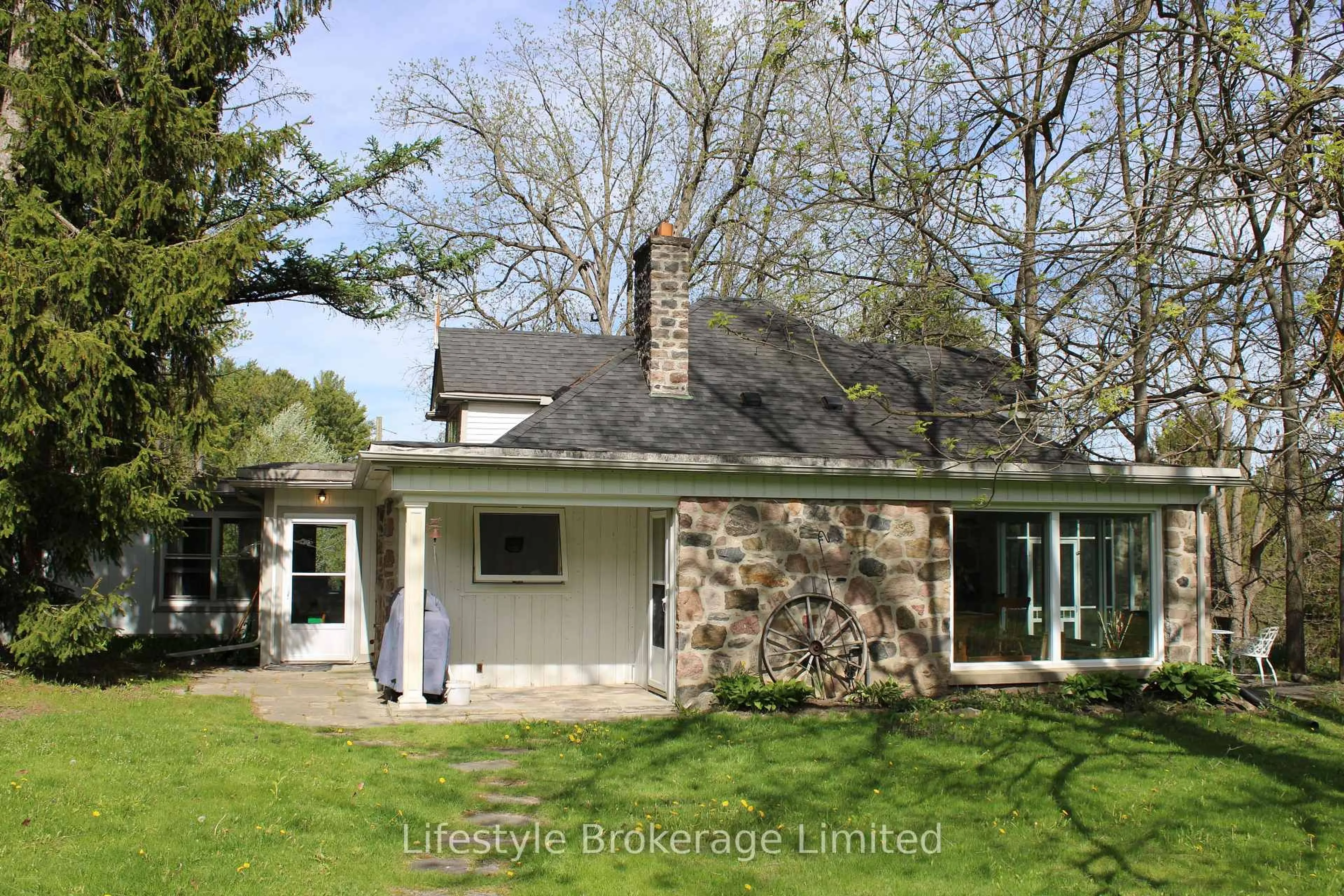 A pic from outside/outdoor area/front of a property/back of a property/a pic from drone, street for 2660 Concession 9 Rd, Pickering Ontario L0B 1A0