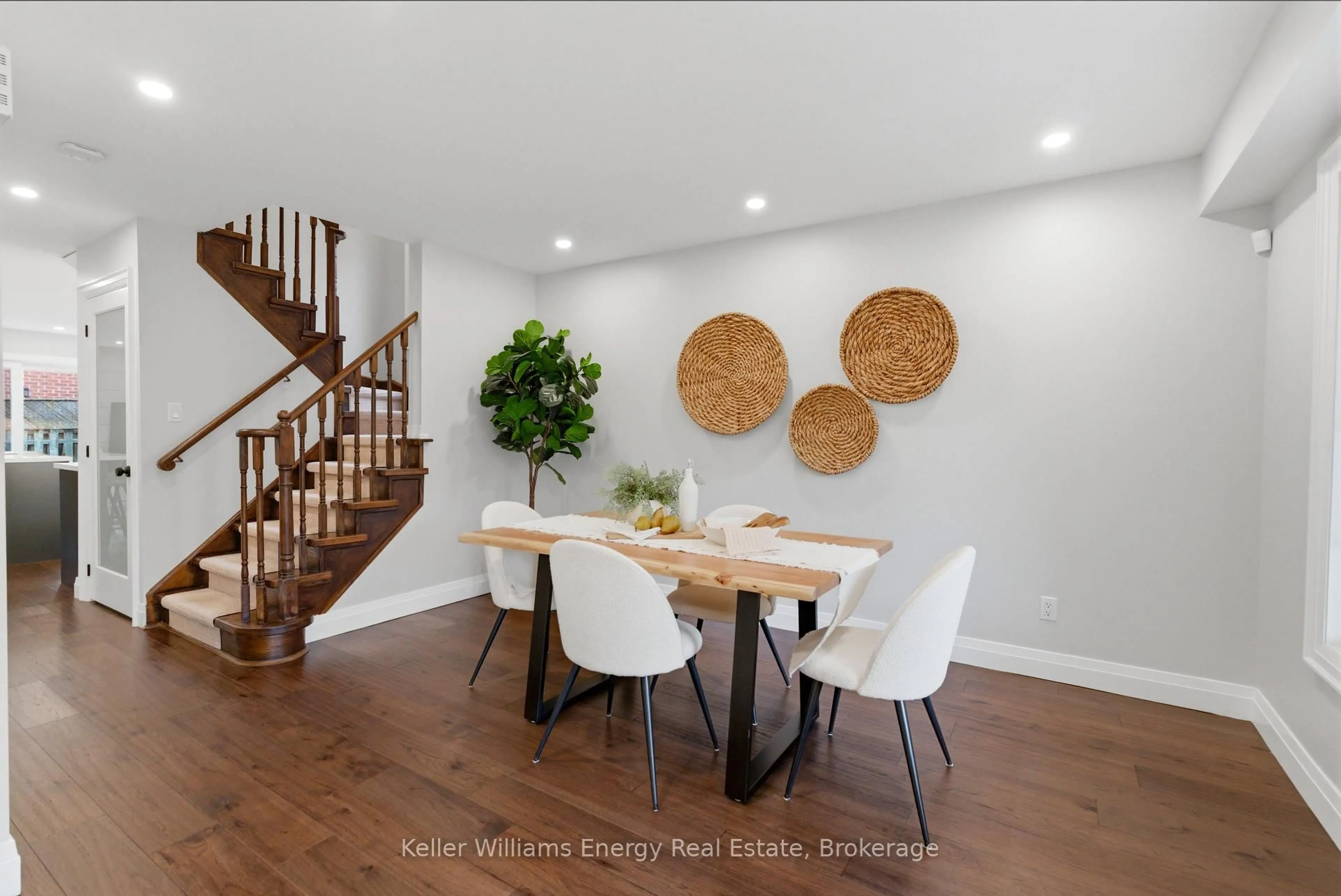 Dining room, wood/laminate floor for 726 Craighurst Crt, Pickering Ontario L1X 2W9