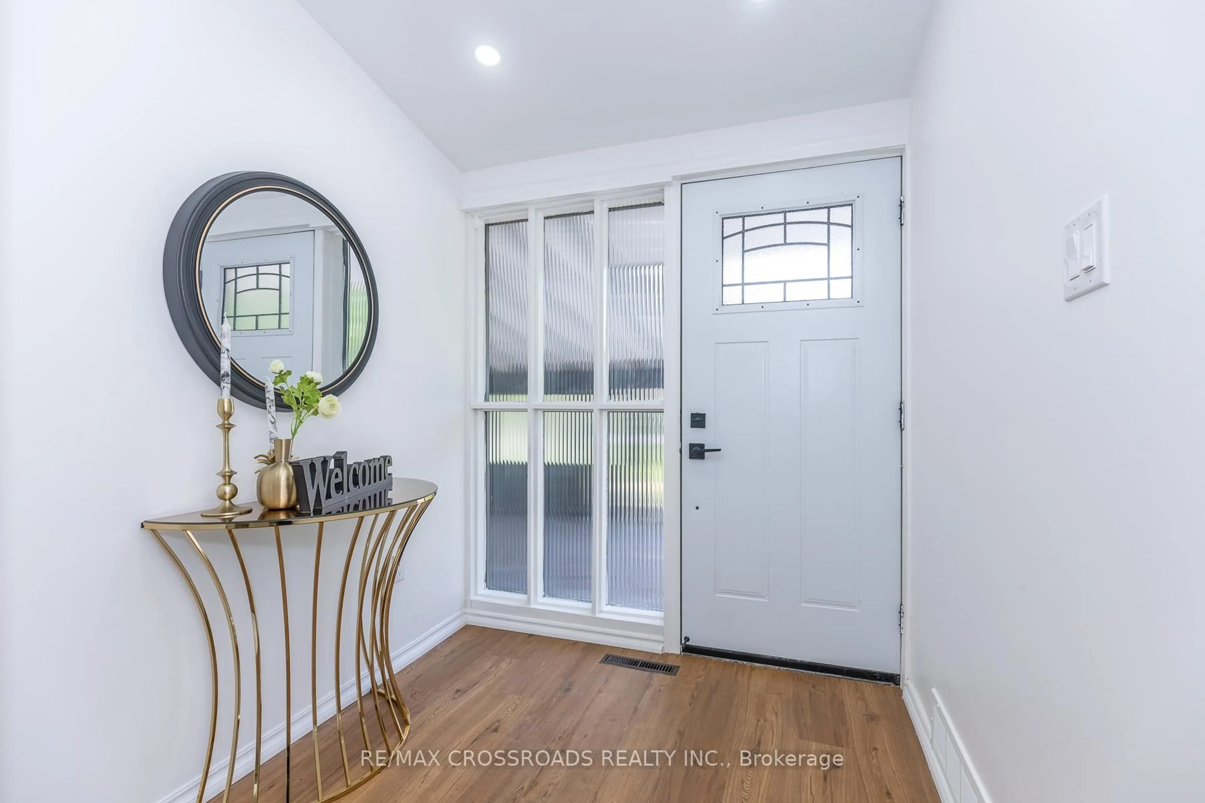 Indoor entryway for 47 Munson Cres, Toronto Ontario M1P 3M8