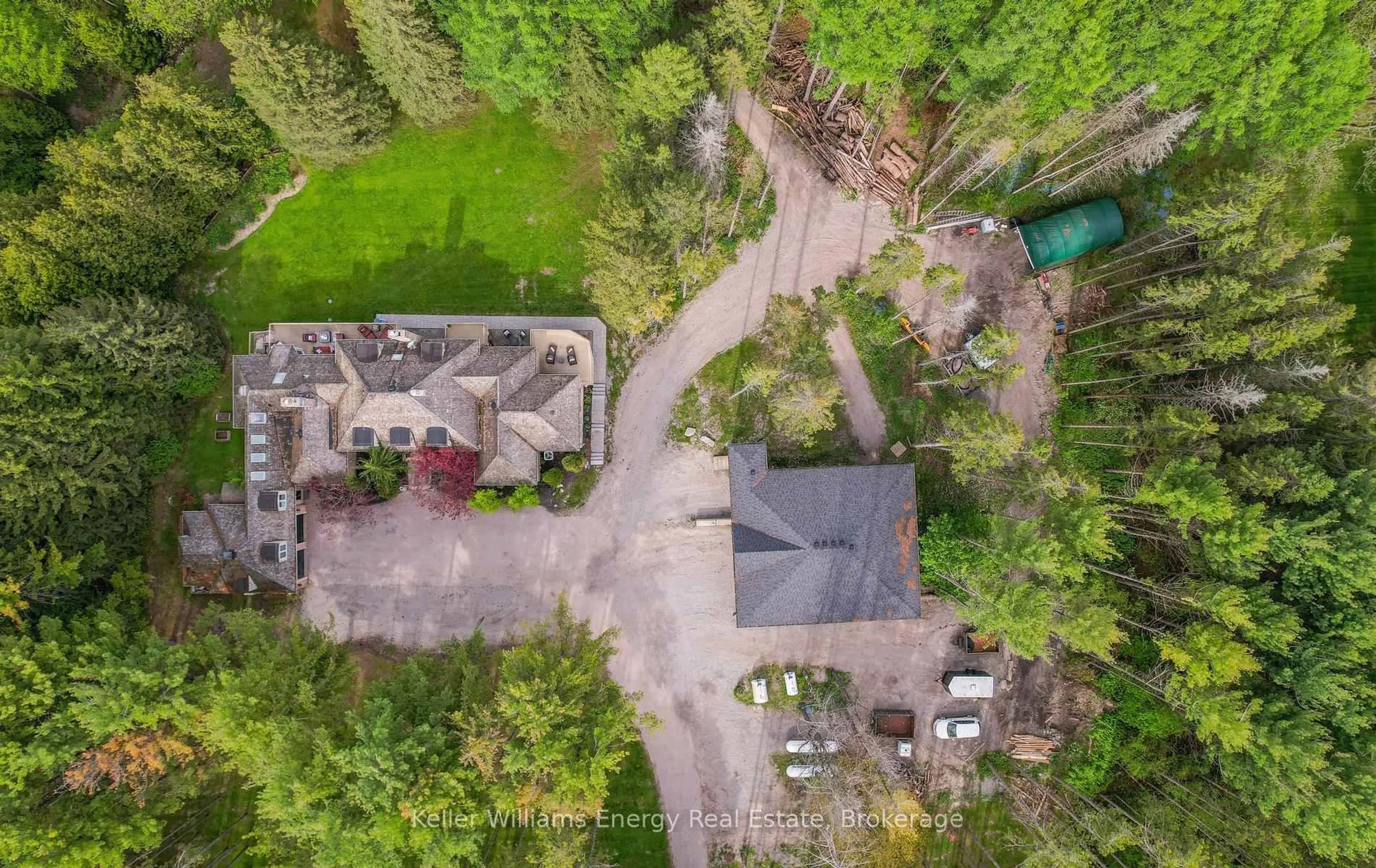 A pic from outside/outdoor area/front of a property/back of a property/a pic from drone, unknown for 7925 Cedarbrook Tr, Whitby Ontario L1M 1L9