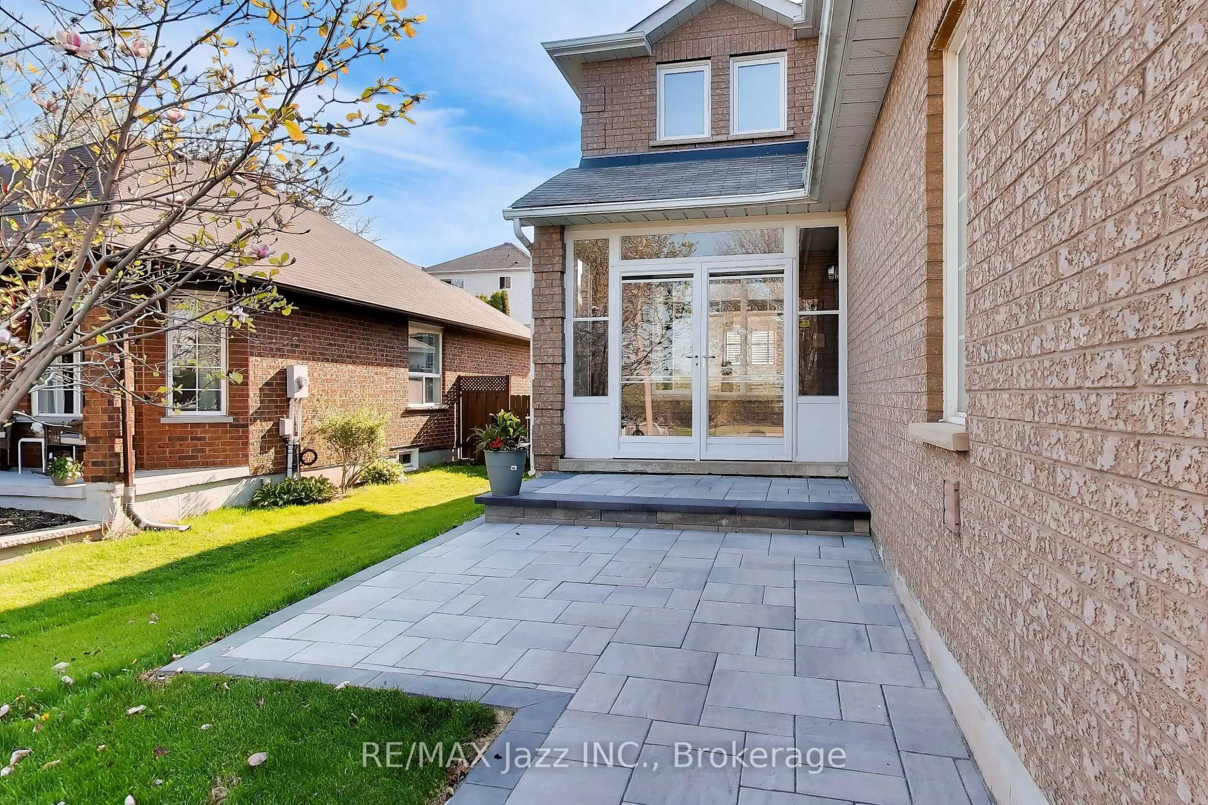 Home with brick exterior material, street for 6 West Side Dr, Clarington Ontario L1C 4Y8