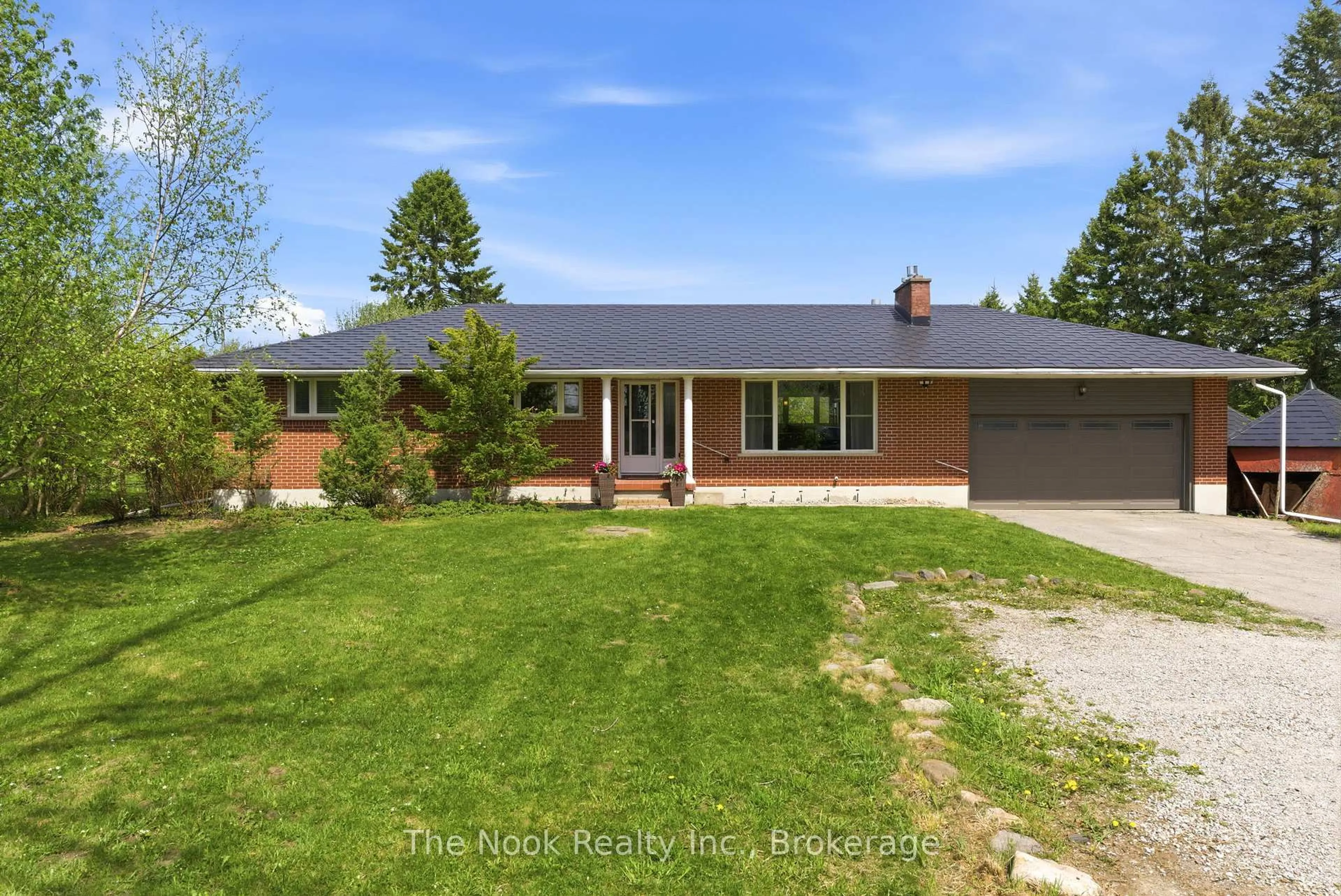 A pic from outside/outdoor area/front of a property/back of a property/a pic from drone, street for 2165 Courtice Rd, Clarington Ontario L1E 2M8