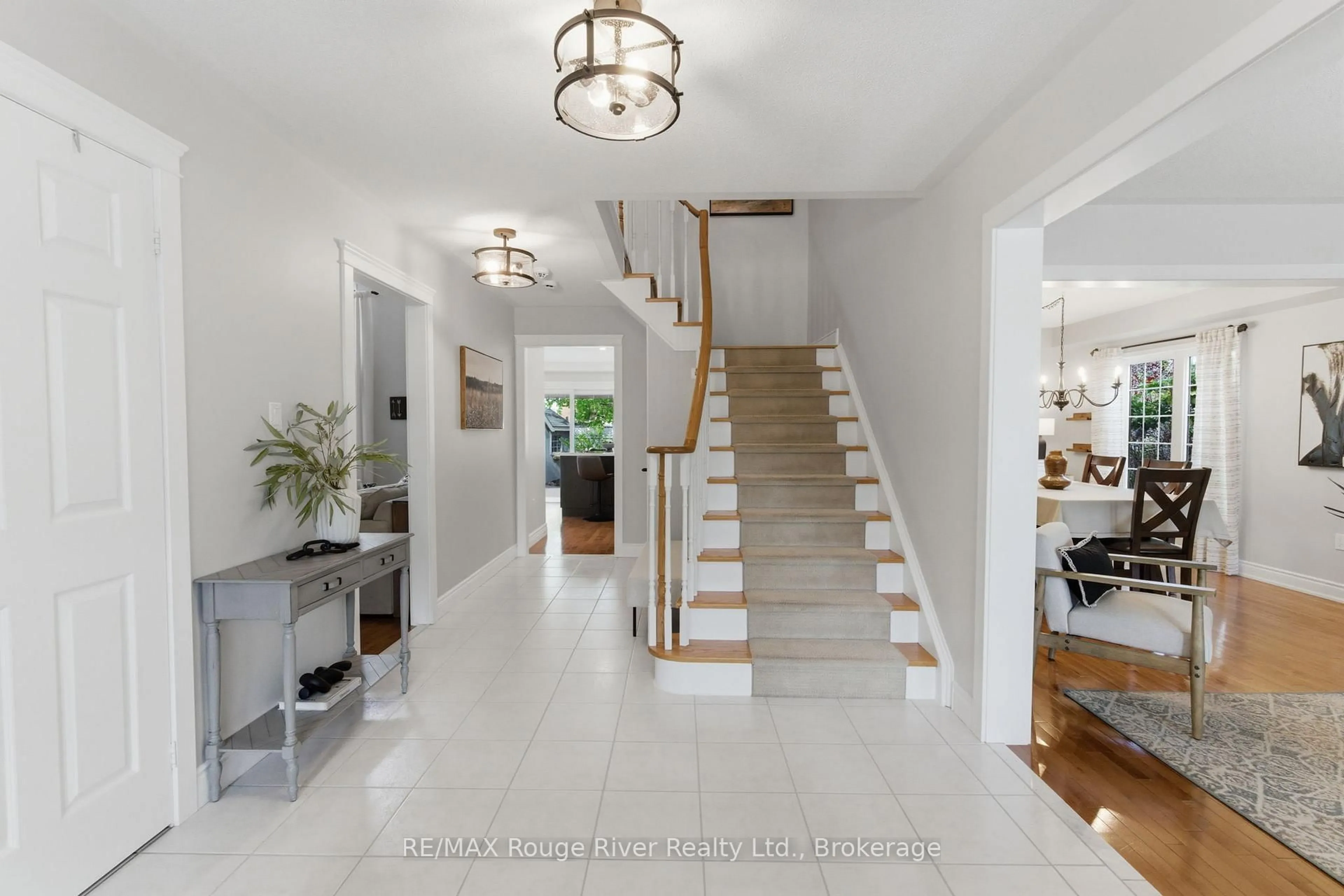 Indoor entryway for 1 Sturgess Cres, Whitby Ontario L1M 1J9