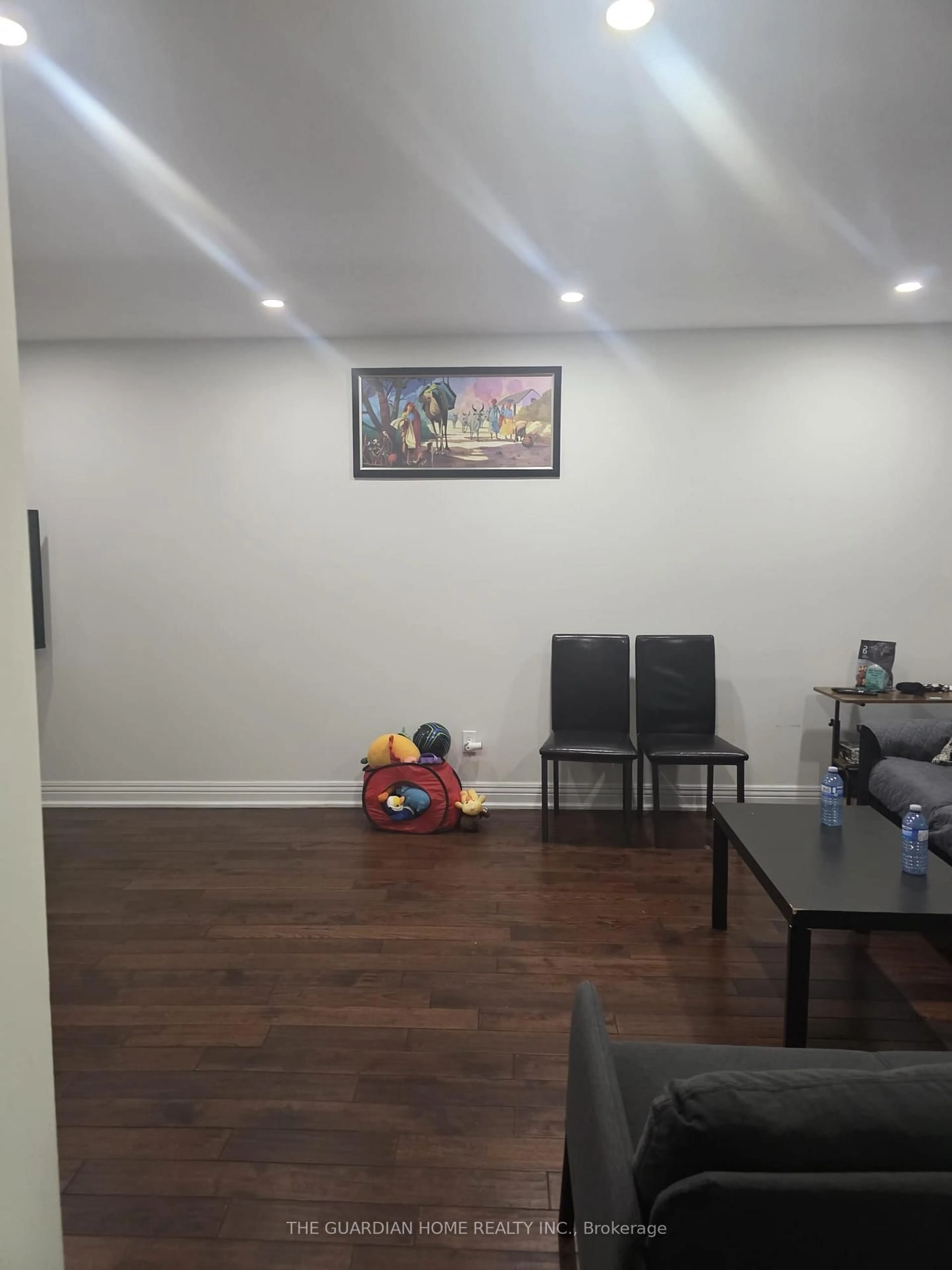A pic of a room for 101 Dundalk Dr #5, Toronto Ontario M1P 4V1