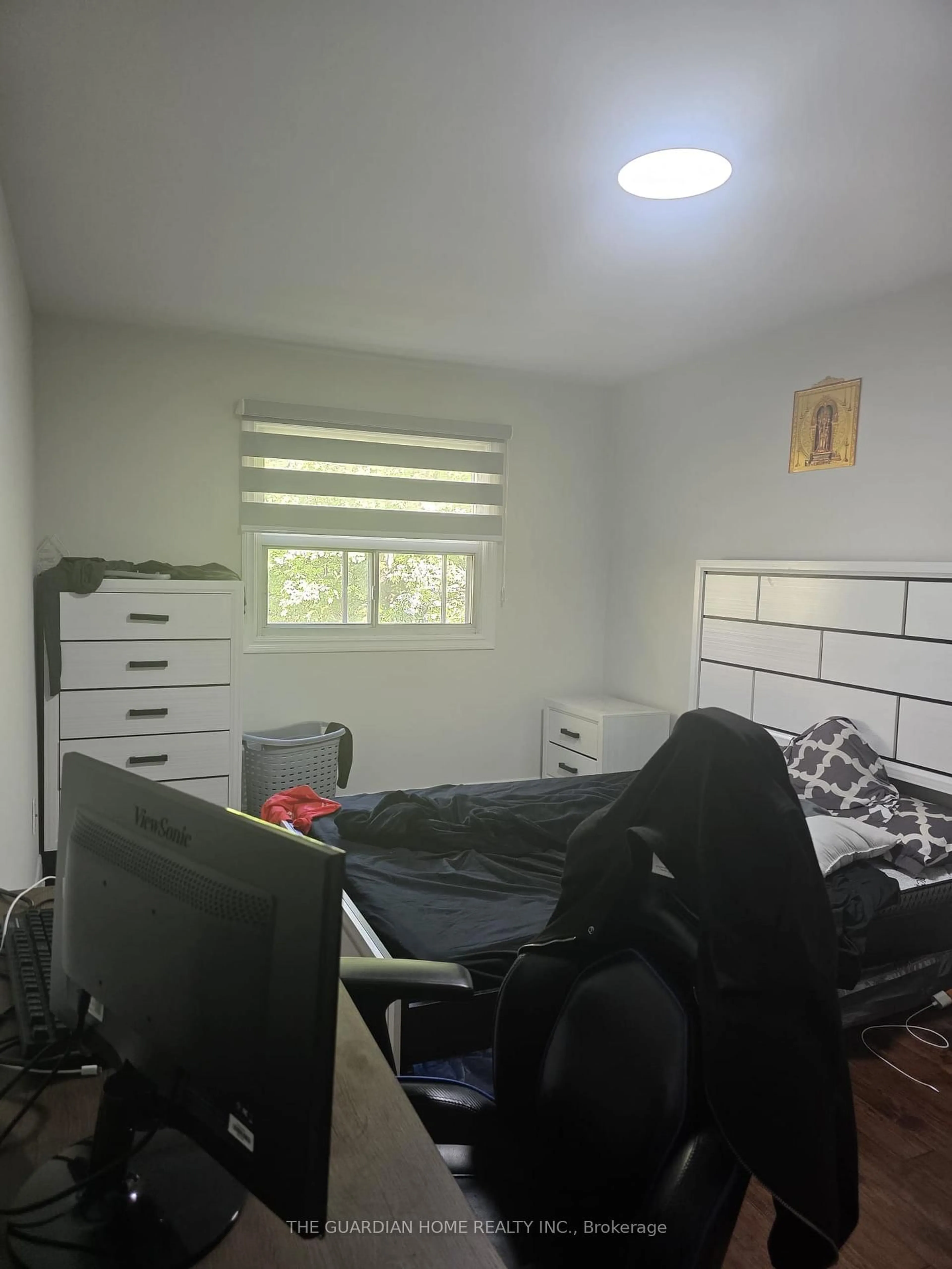 A pic of a room for 101 Dundalk Dr #5, Toronto Ontario M1P 4V1