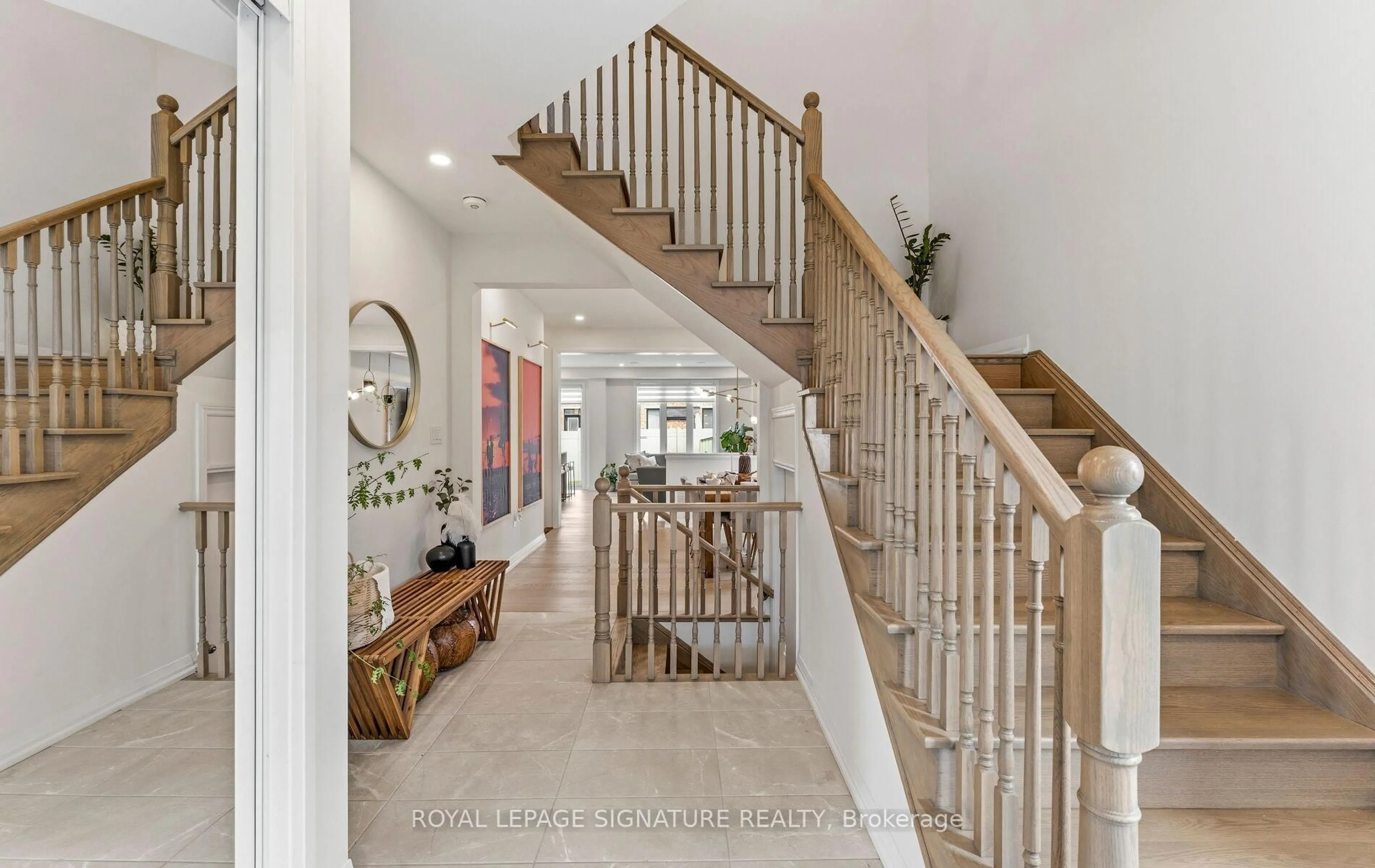 Indoor entryway for 34 Broden Cres, Whitby Ontario L1P 0M1