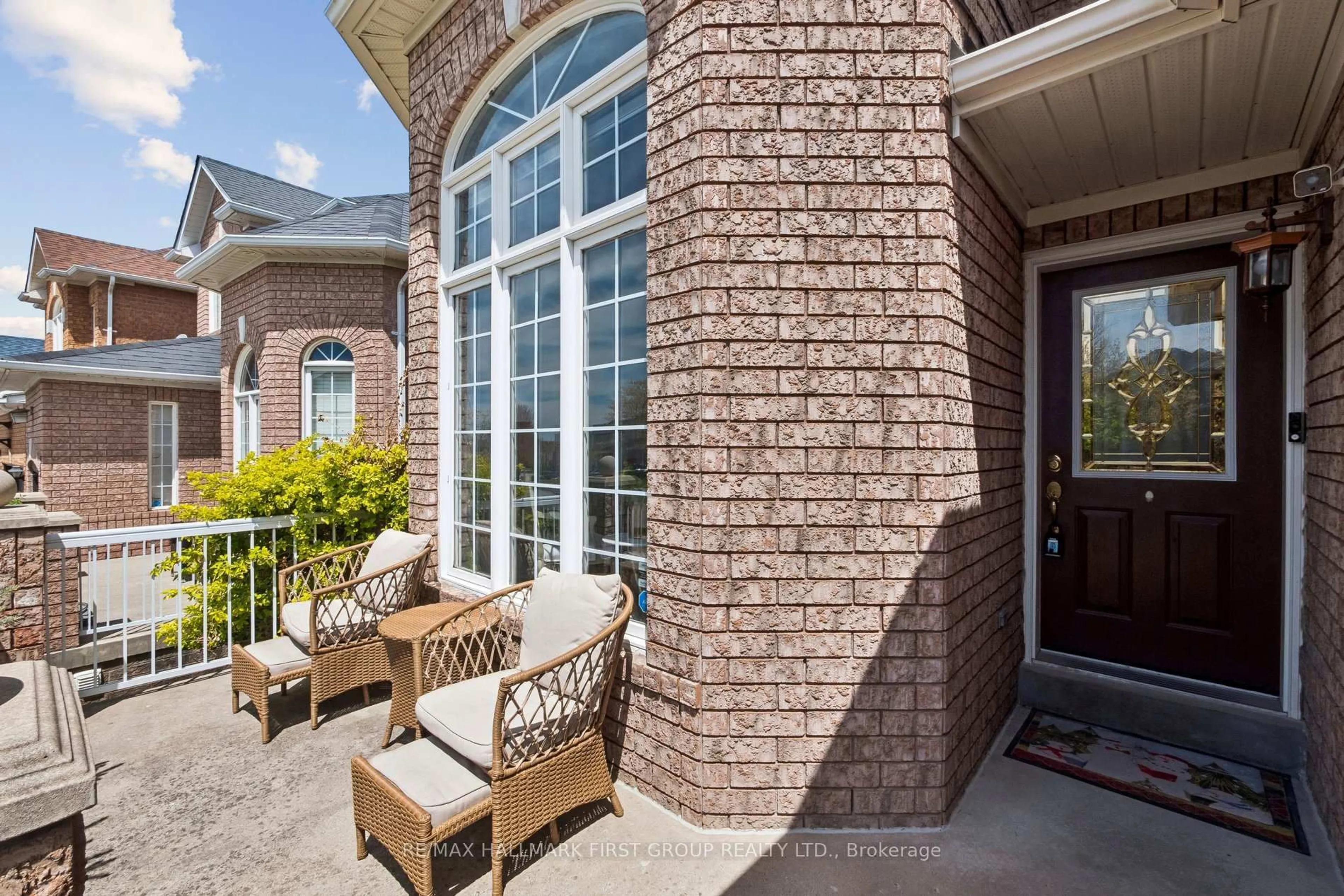 Patio, street for 43 Nobbs Dr, Ajax Ontario L1T 4L8