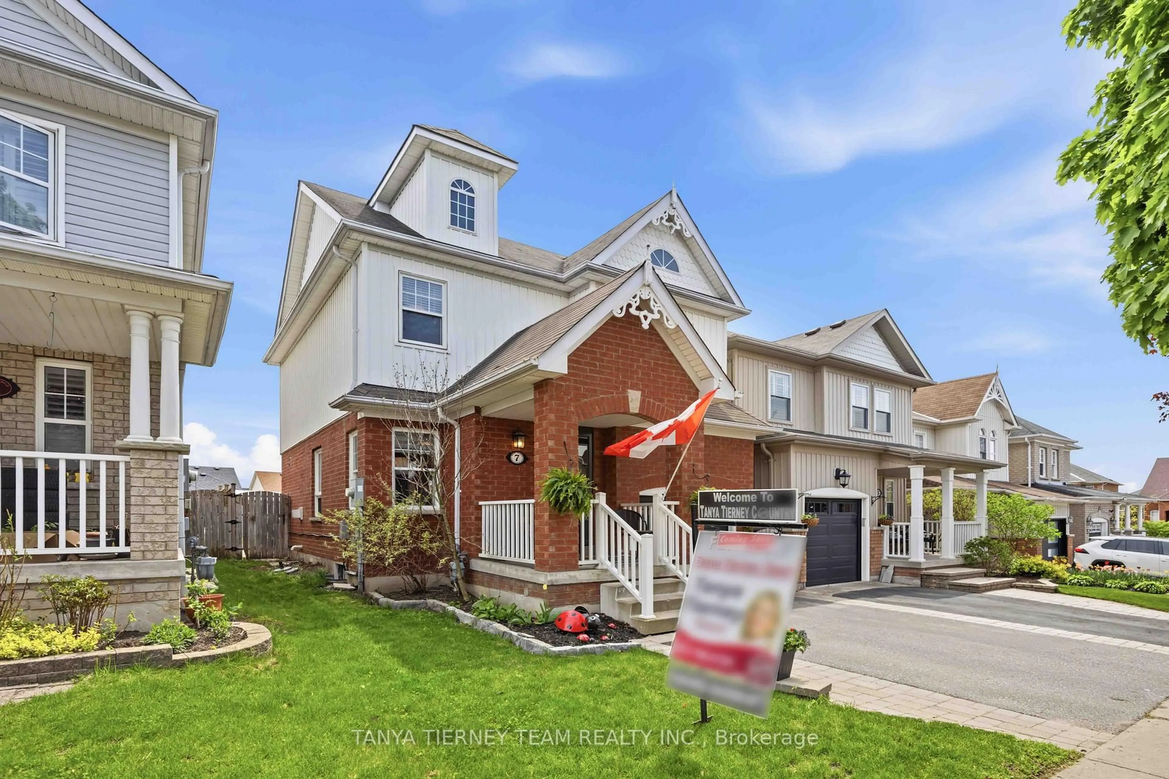 Home with brick exterior material, street for 7 Brownridge Pl, Whitby Ontario L1P 1W4