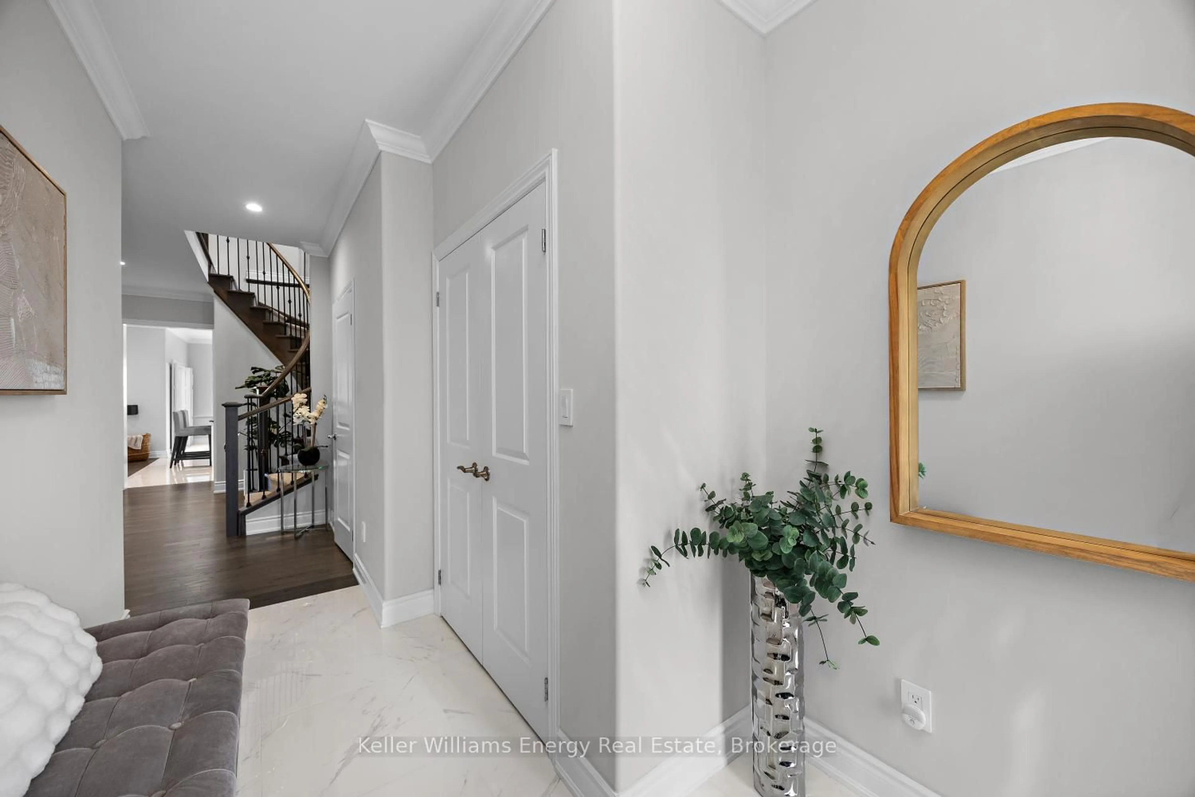 Indoor entryway for 19 St Augustine Dr, Whitby Ontario L1M 0L7