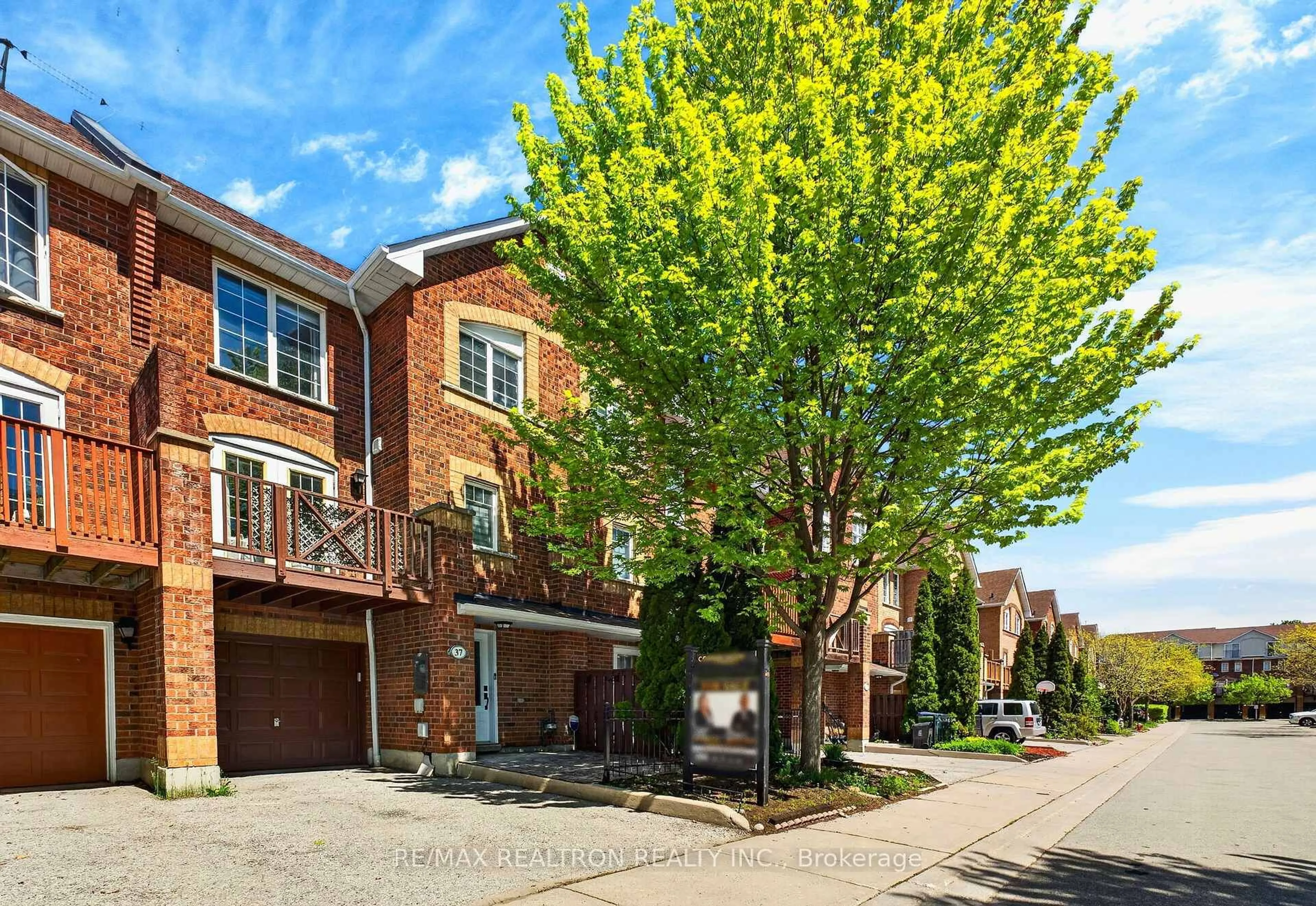 Home with brick exterior material, street for 2 Hedge End Rd #37, Toronto Ontario M1B 5Z8