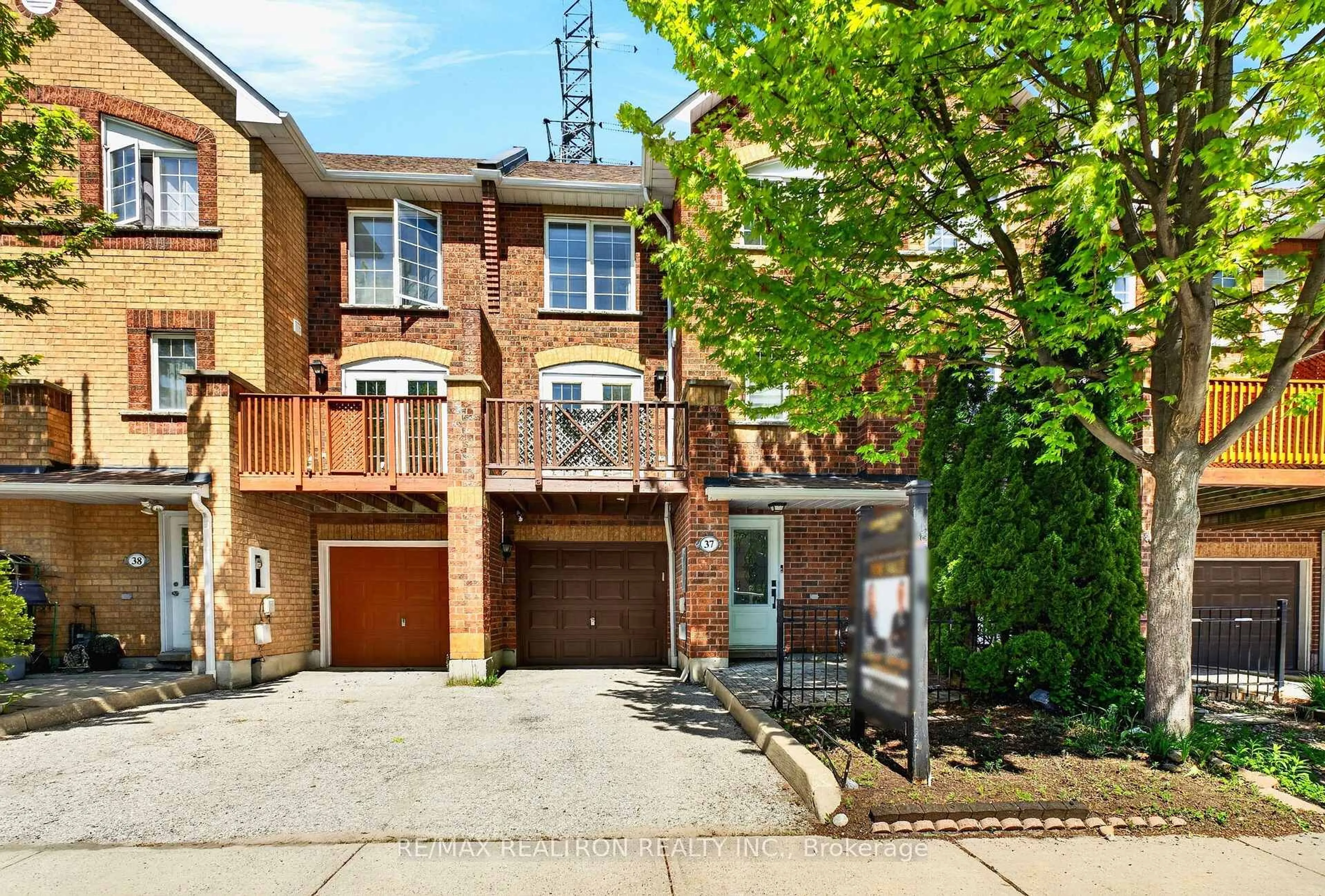 Home with brick exterior material, street for 2 Hedge End Rd #37, Toronto Ontario M1B 5Z8