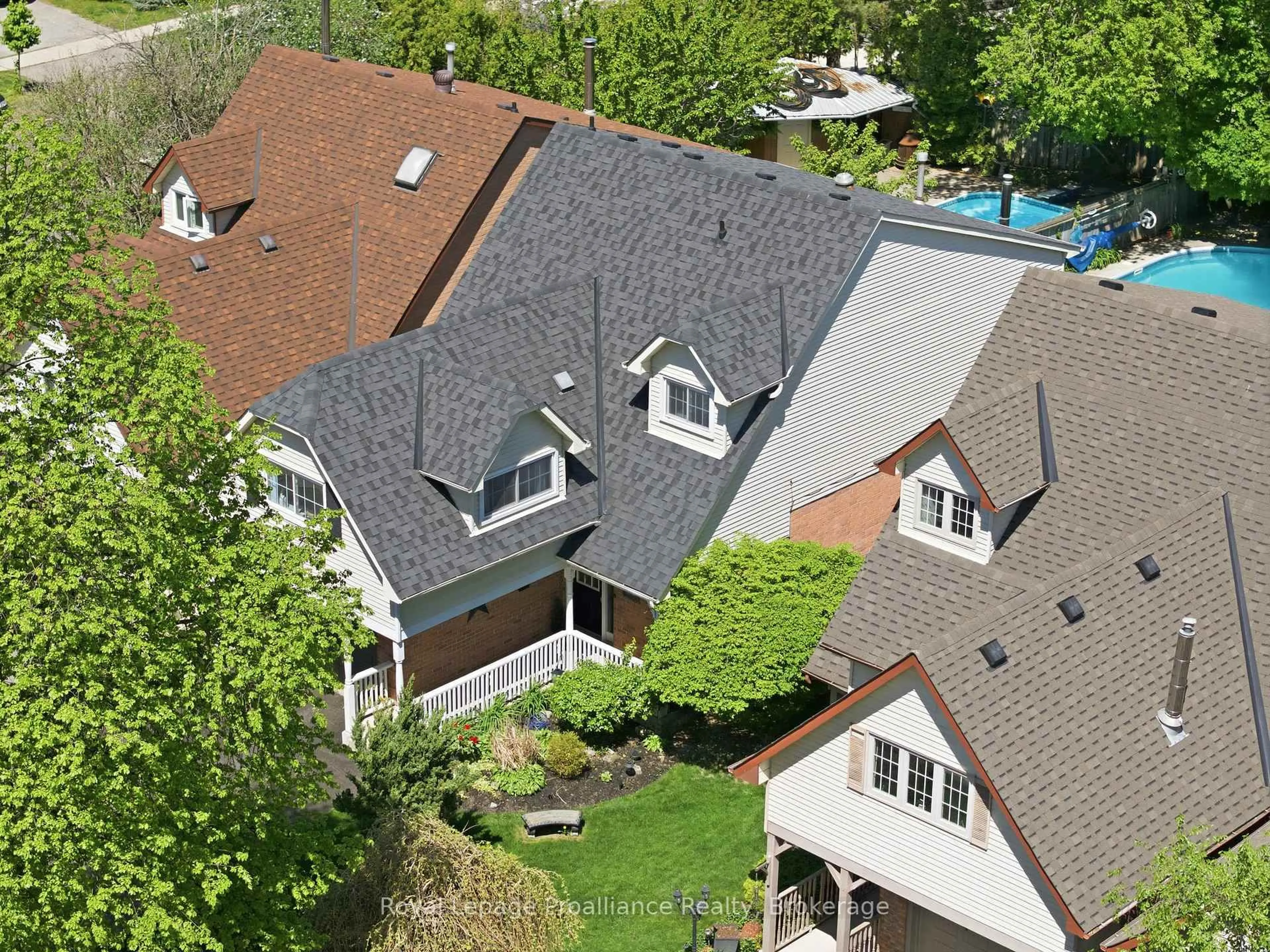 A pic from outside/outdoor area/front of a property/back of a property/a pic from drone, unknown for 4 Henderson Dr, Whitby Ontario L1N 7Y2