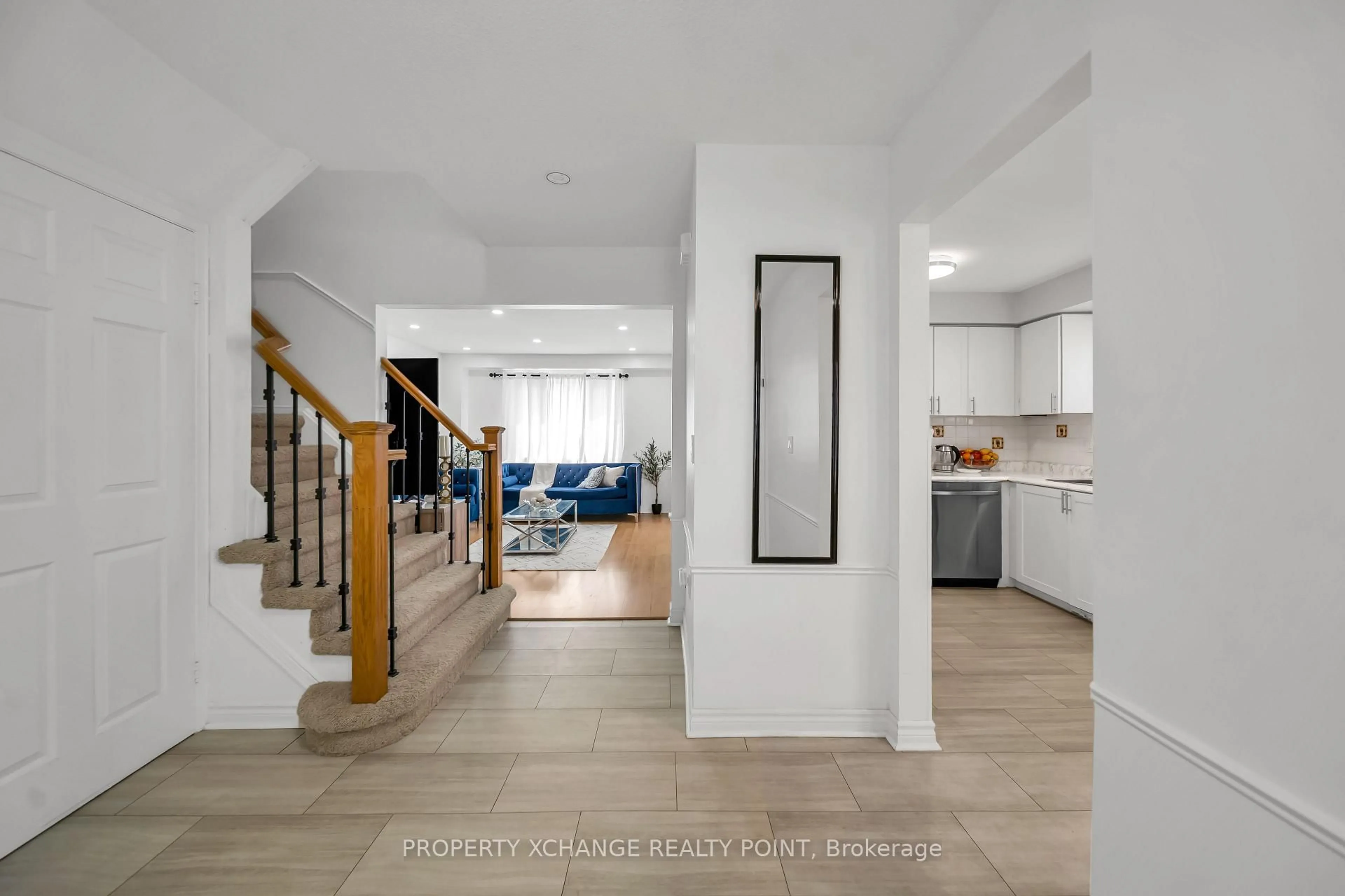 Indoor entryway for 1569 Connery Cres, Oshawa Ontario L1J 8G3