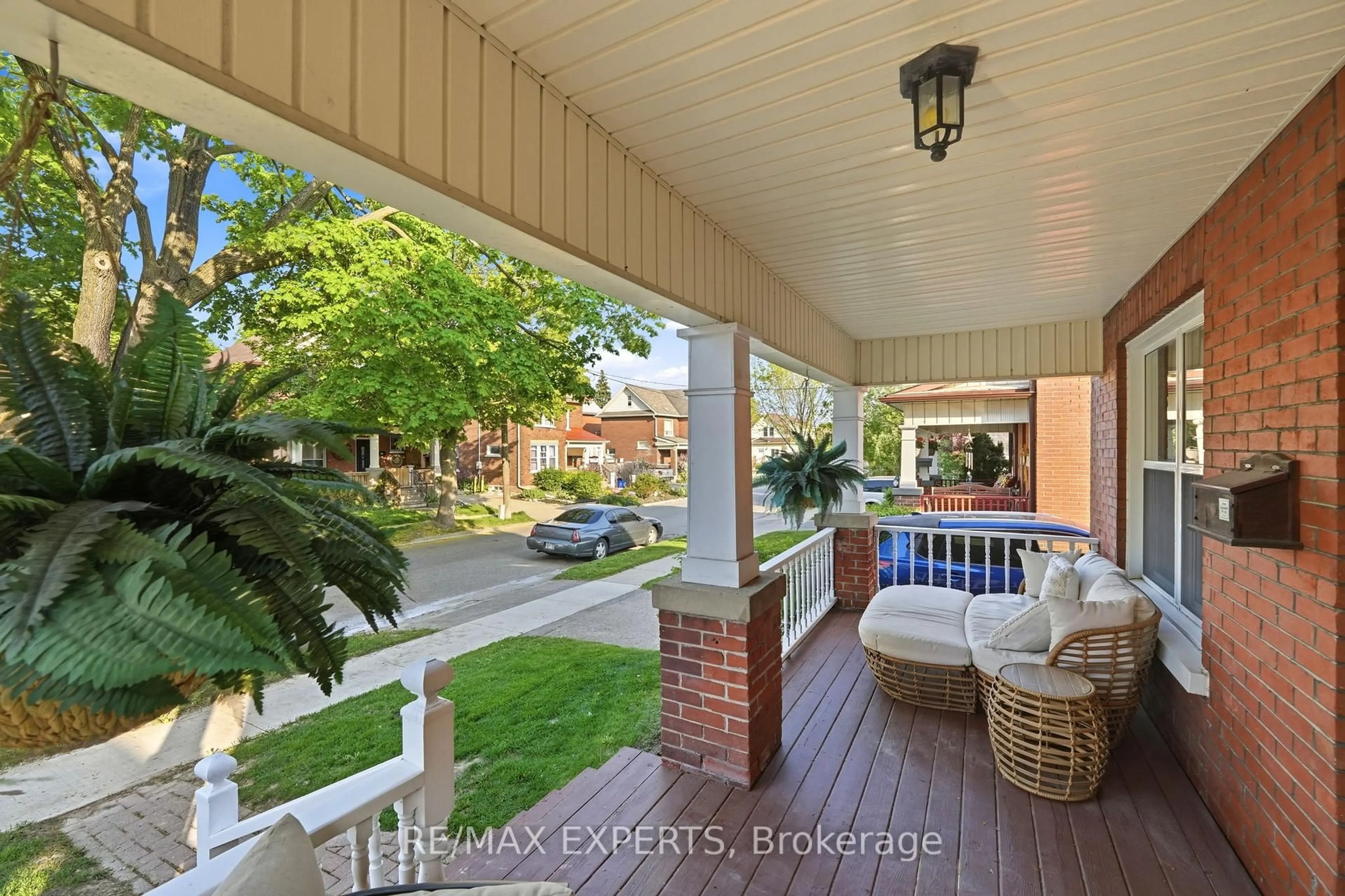 Unknown for 18 Rowe St, Oshawa Ontario L1H 5P5