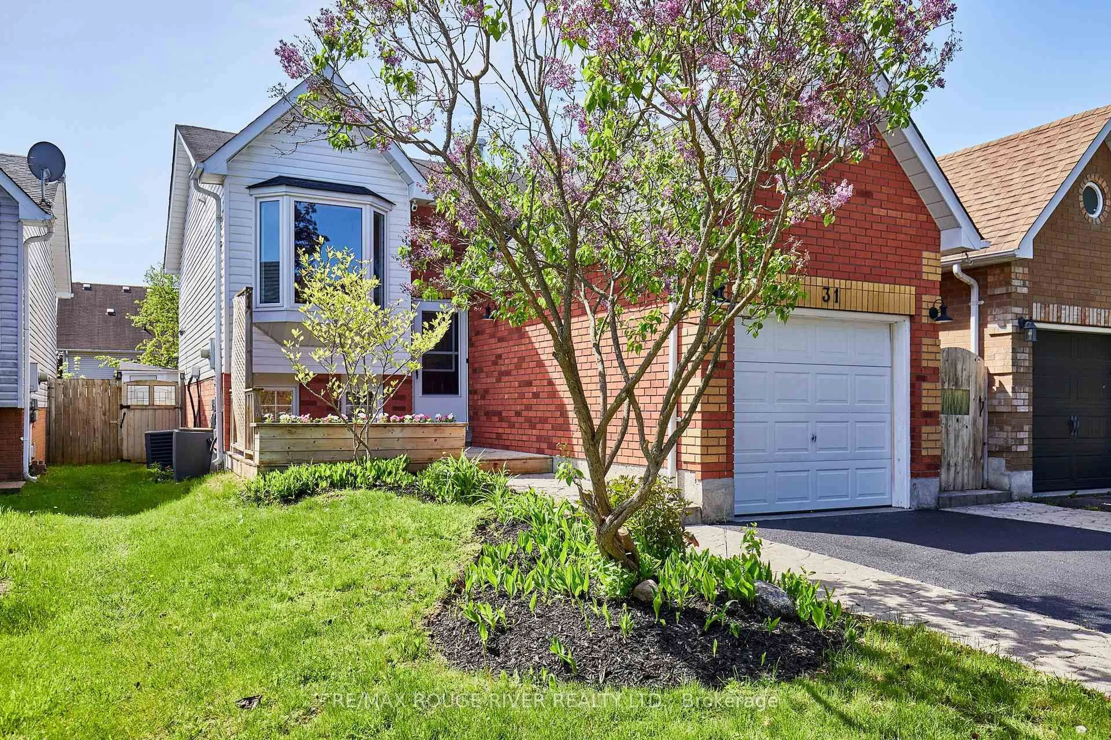 Home with brick exterior material, street for 31 Champine Sq, Clarington Ontario L1C 4W1