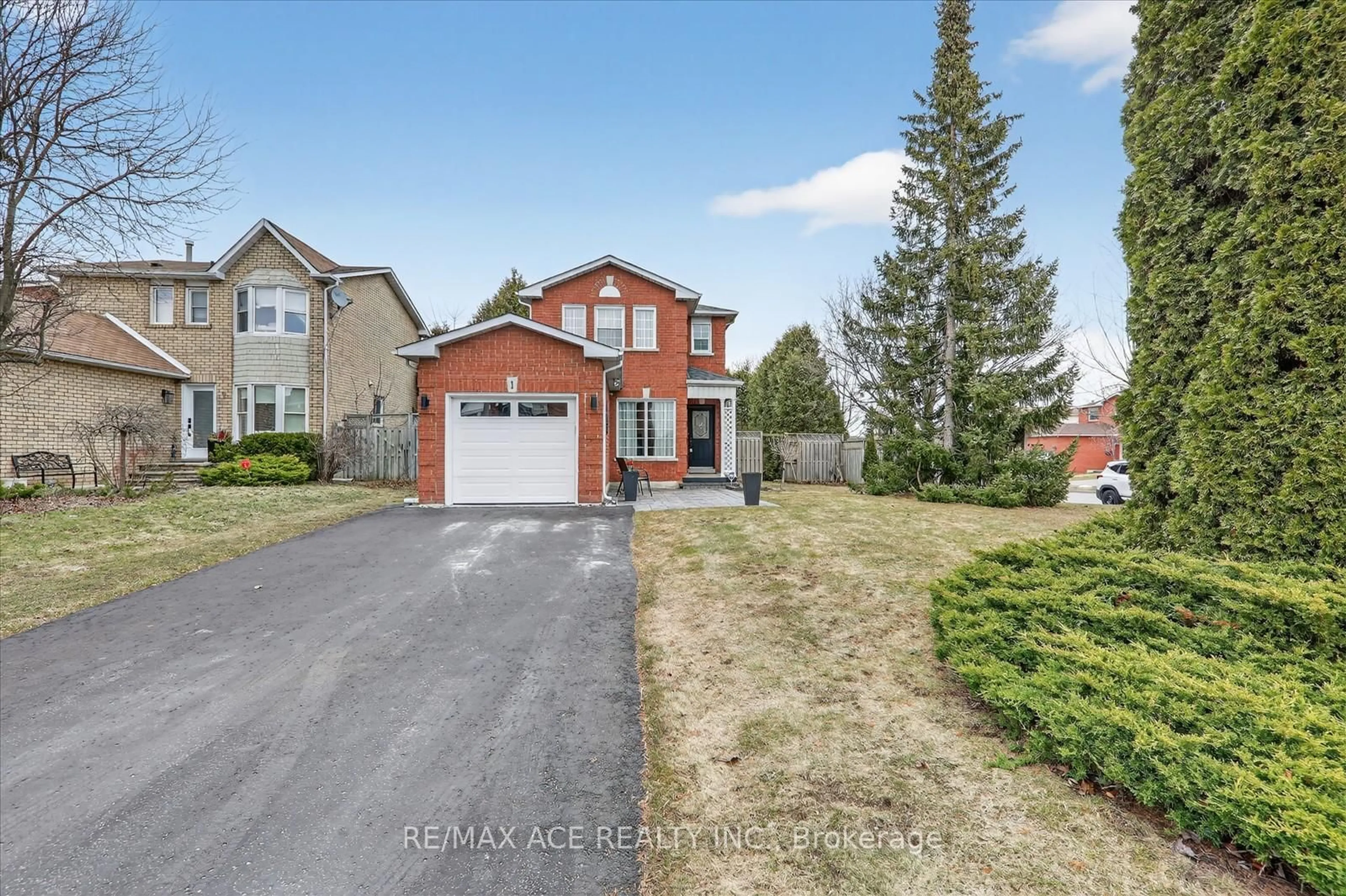 A pic from outside/outdoor area/front of a property/back of a property/a pic from drone, street for 1 Aldcroft Cres, Clarington Ontario L1C 4P2