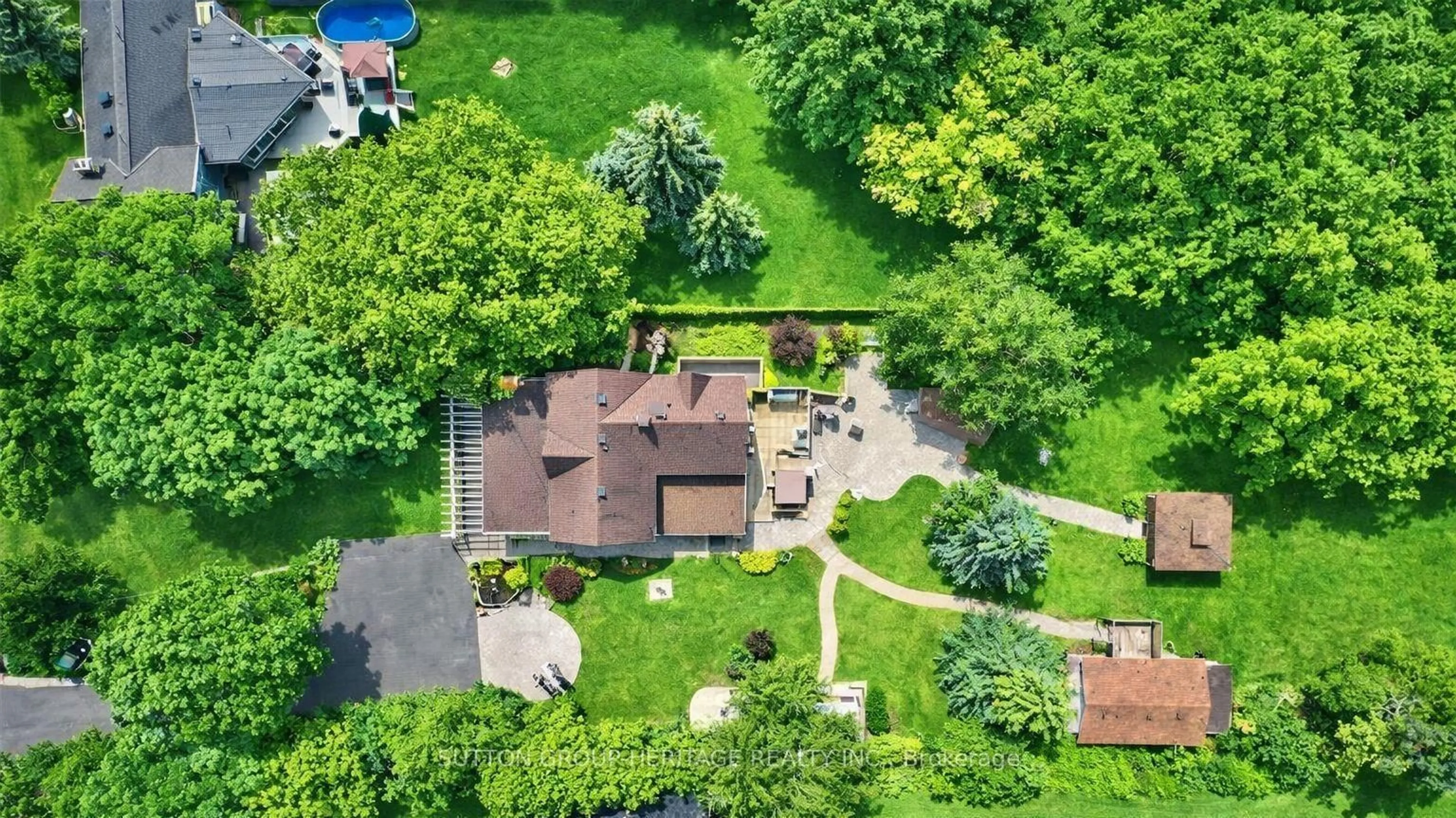 A pic from outside/outdoor area/front of a property/back of a property/a pic from drone, street for 2460 Sixth Concession Rd, Pickering Ontario L0H 1H0