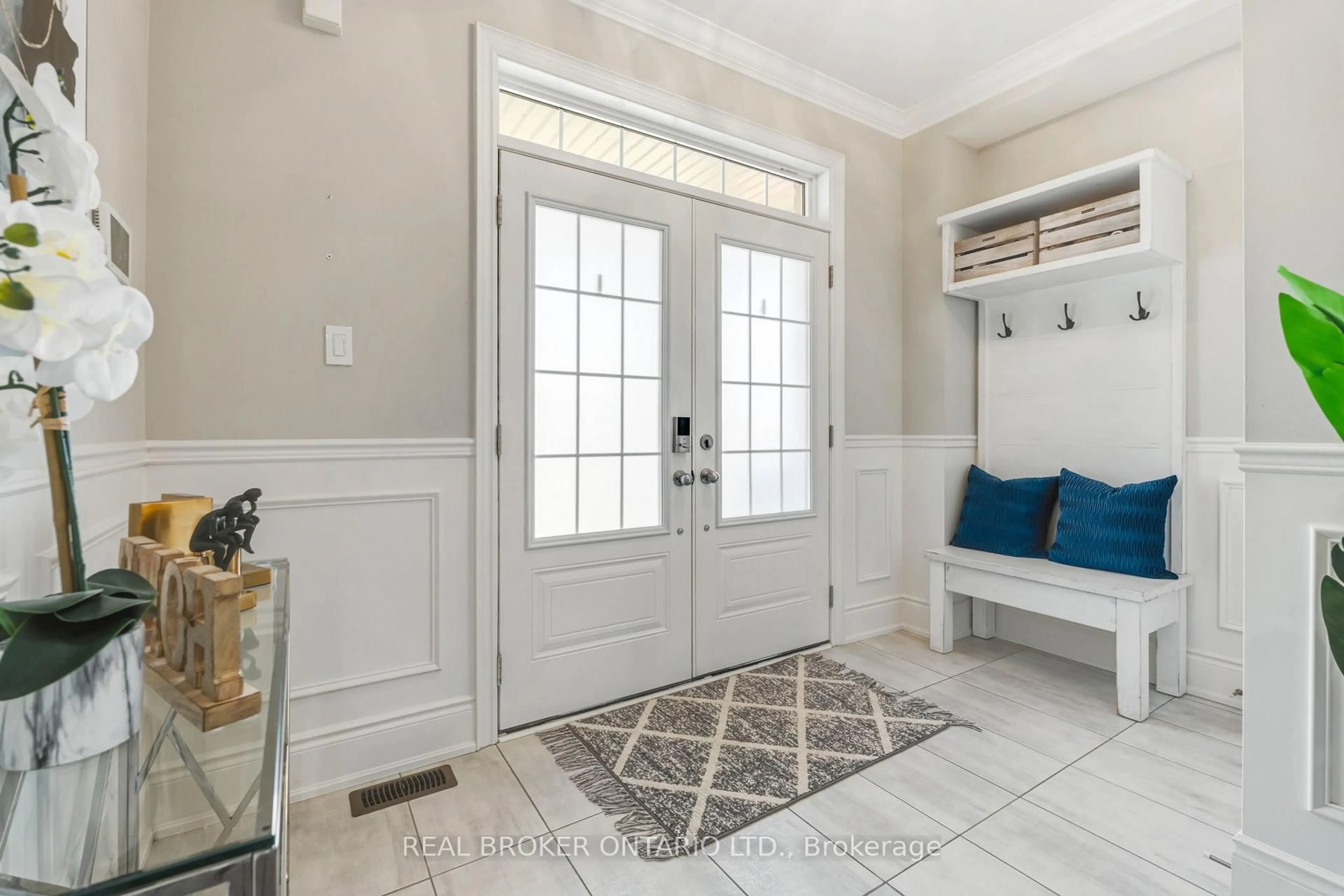 Indoor entryway for 97 Elephant Hill Dr, Clarington Ontario L1C 0V8