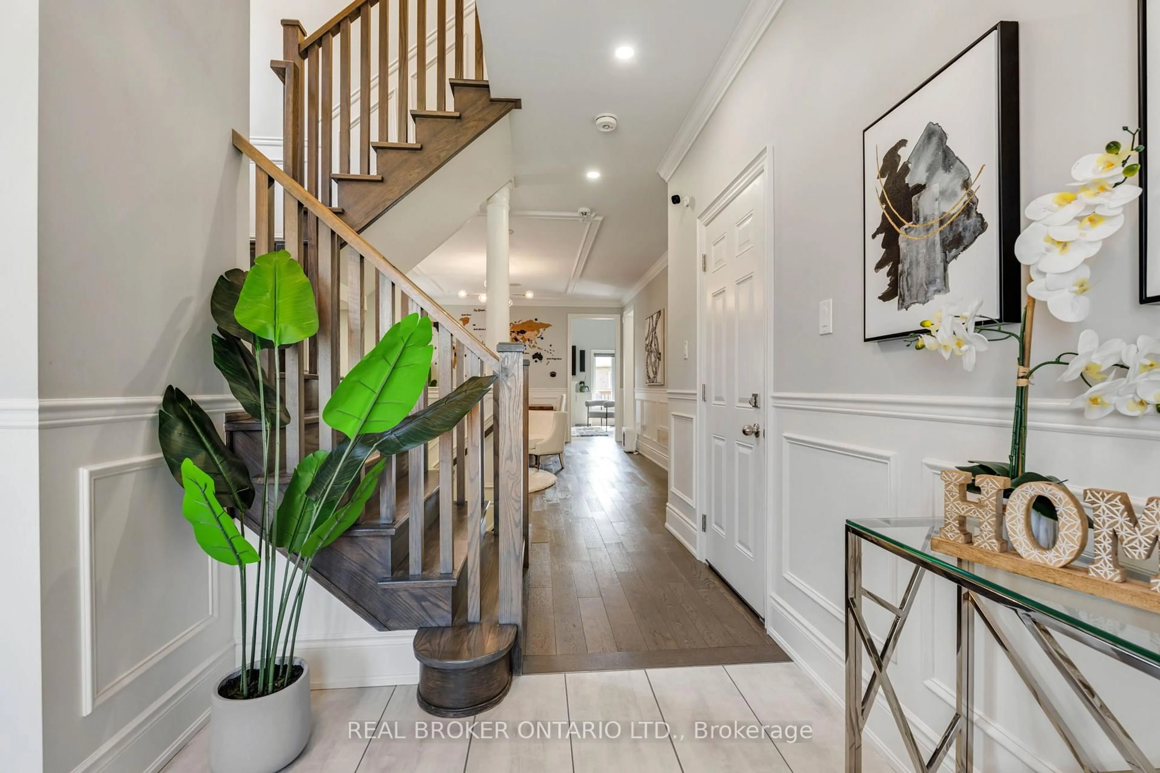 Indoor entryway for 97 Elephant Hill Dr, Clarington Ontario L1C 0V8