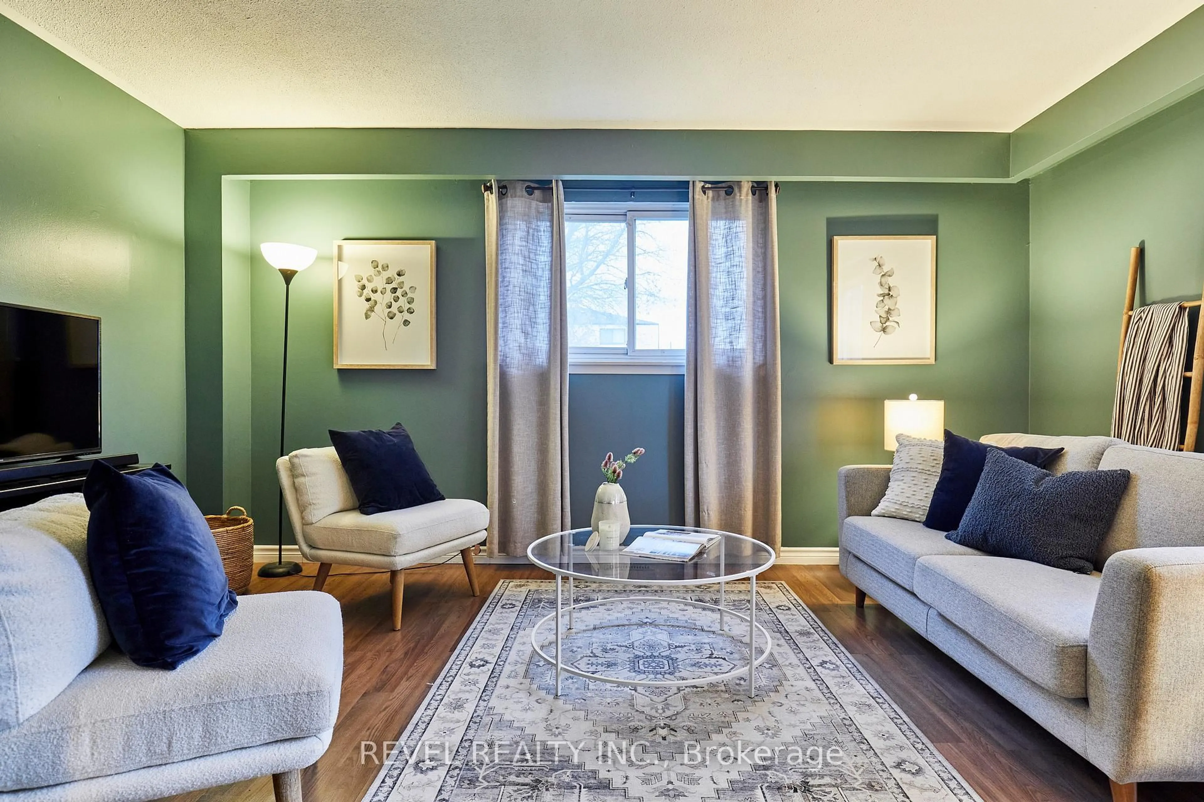 Living room with furniture, unknown for 689 Gibb St, Oshawa Ontario L1J 1Z8