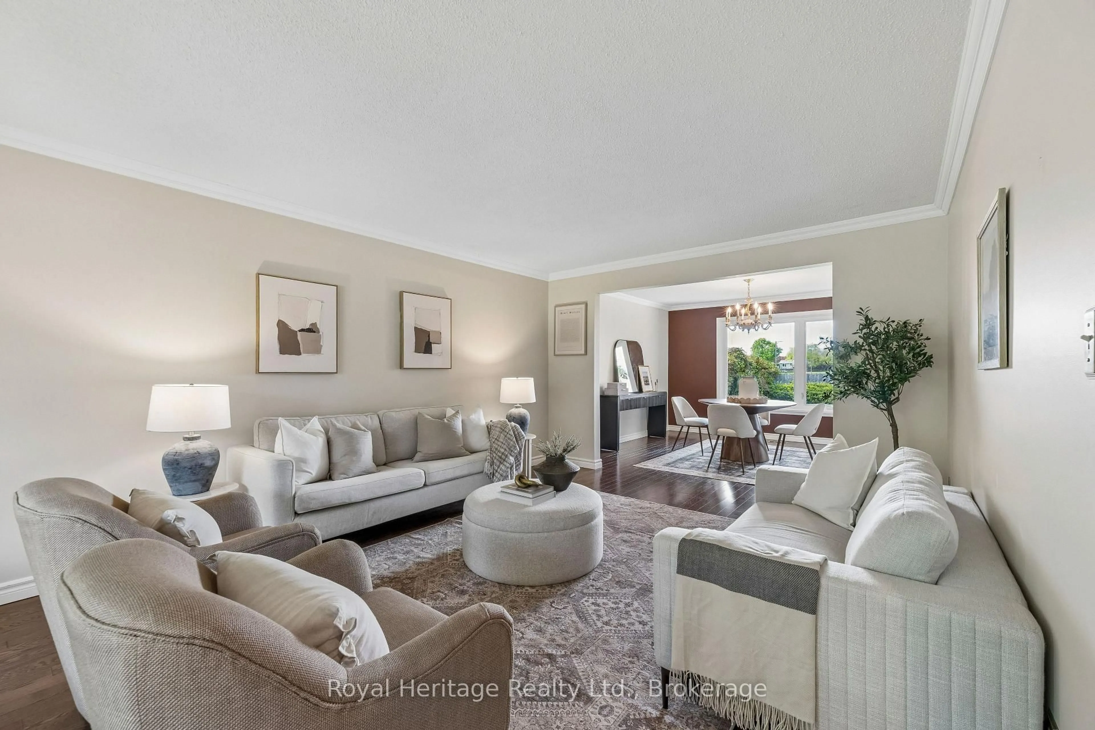 Living room with furniture, unknown for 232 BEATRICE St, Oshawa Ontario L1G 7M9