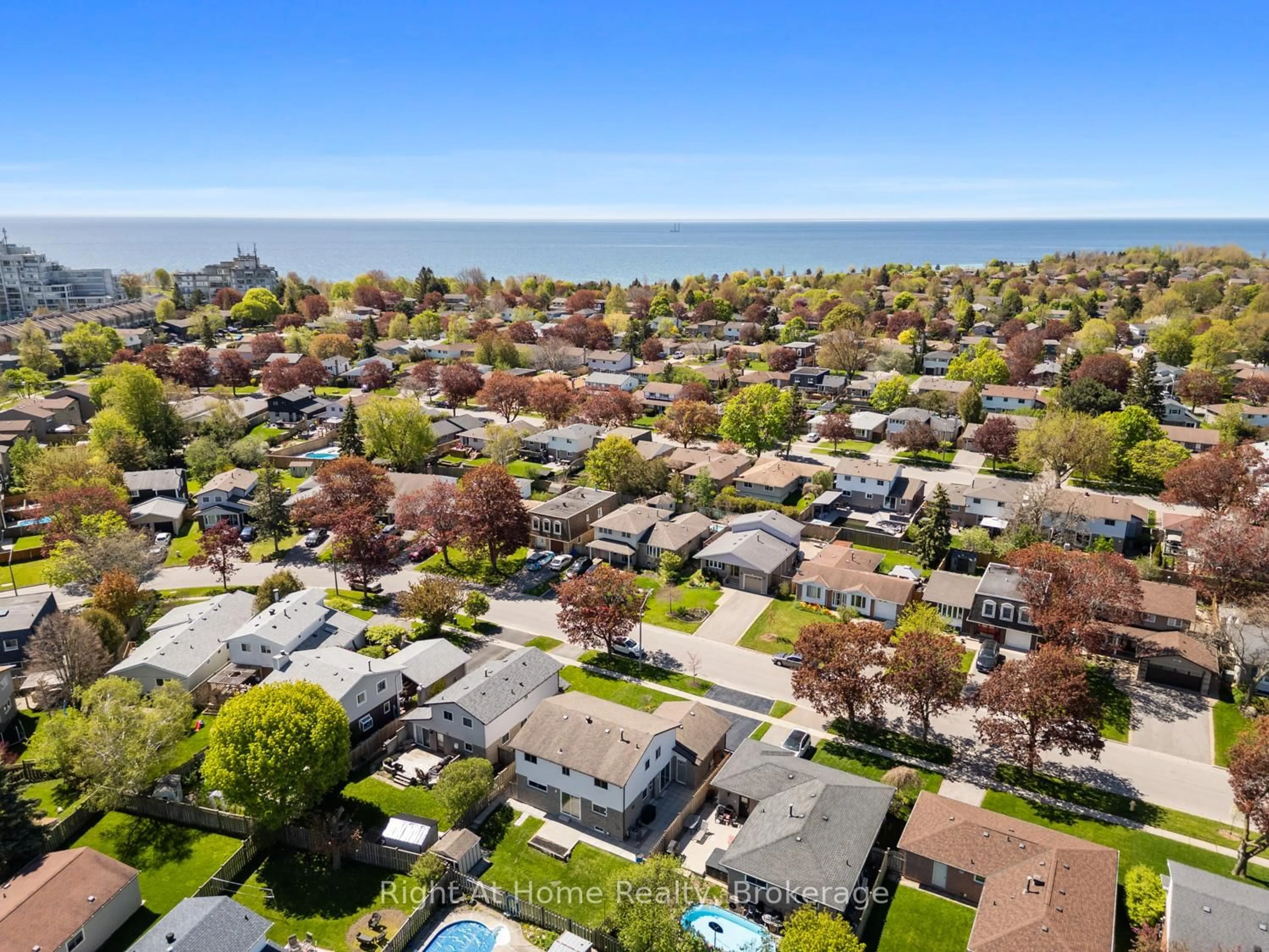 A pic from outside/outdoor area/front of a property/back of a property/a pic from drone, water/lake/river/ocean view for 12 Pittmann Cres, Ajax Ontario L1S 3G3