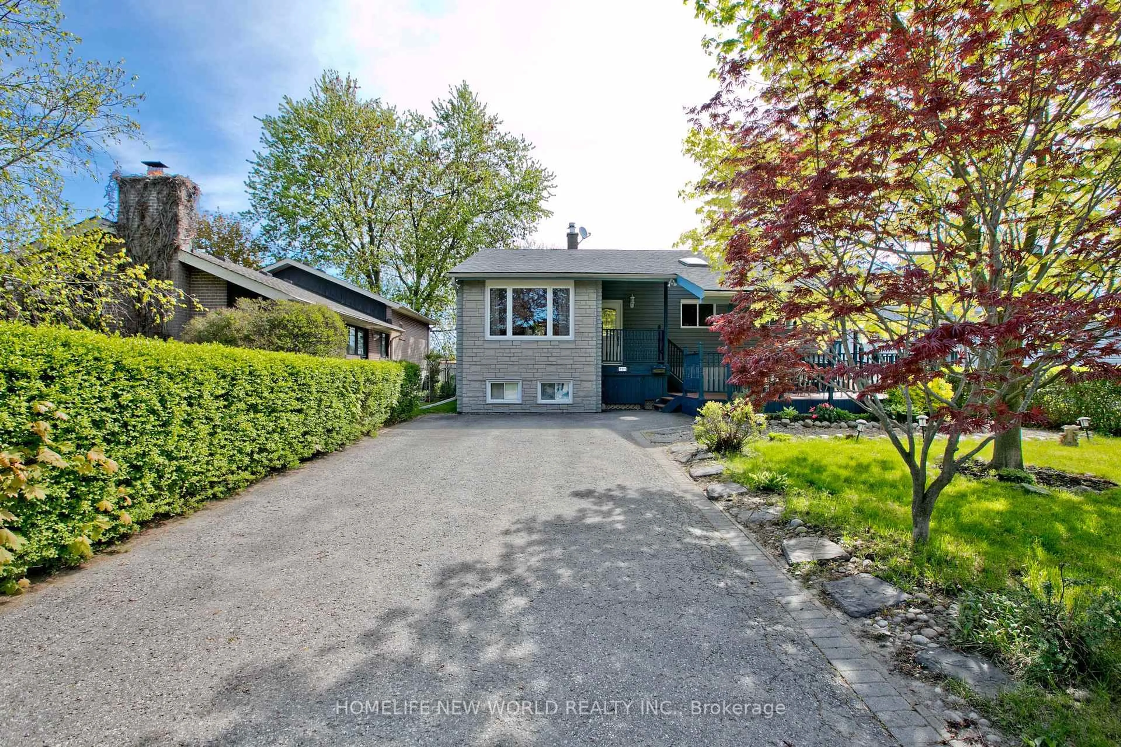 Unknown for 727 Balaton Ave, Pickering Ontario L1W 1W3