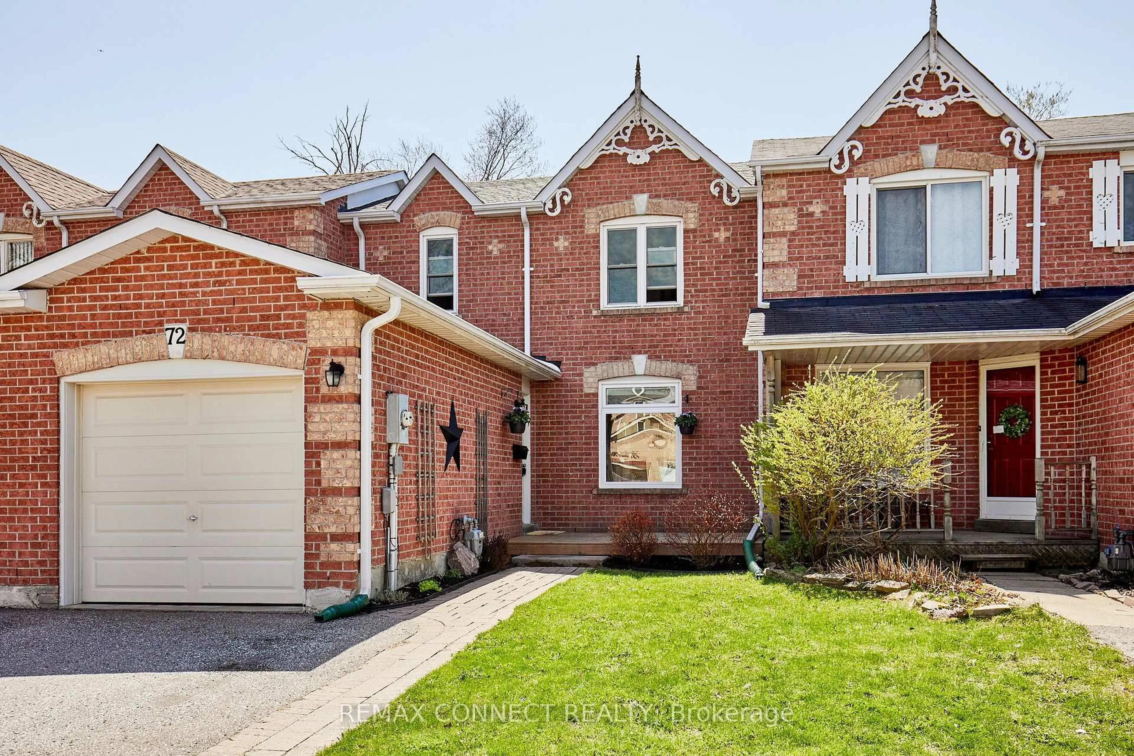 Home with brick exterior material, street for 72 Stuart Rd, Clarington Ontario L1E 1Y9