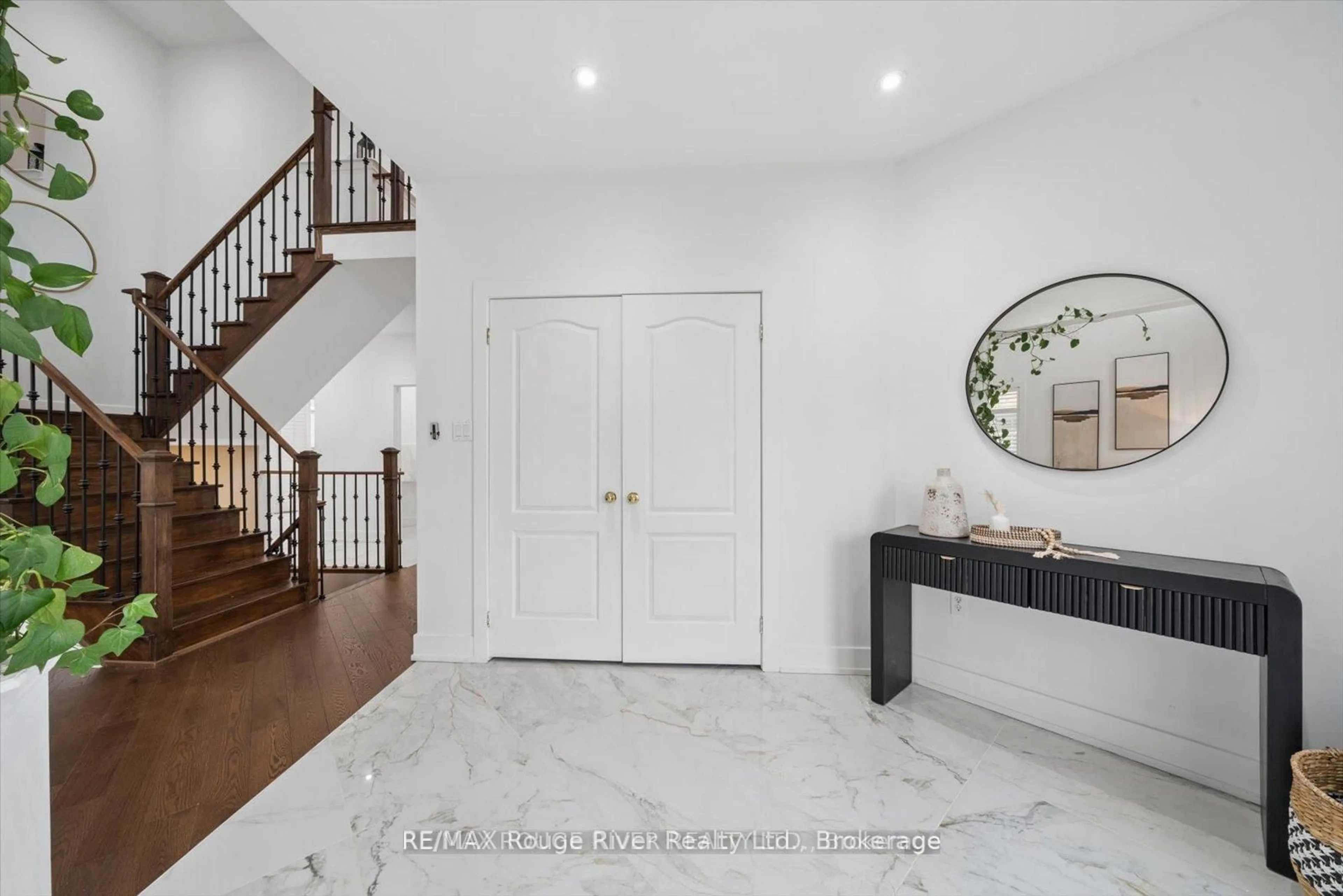 Indoor entryway for 77 Joshua Blvd, Whitby Ontario L1M 0J2