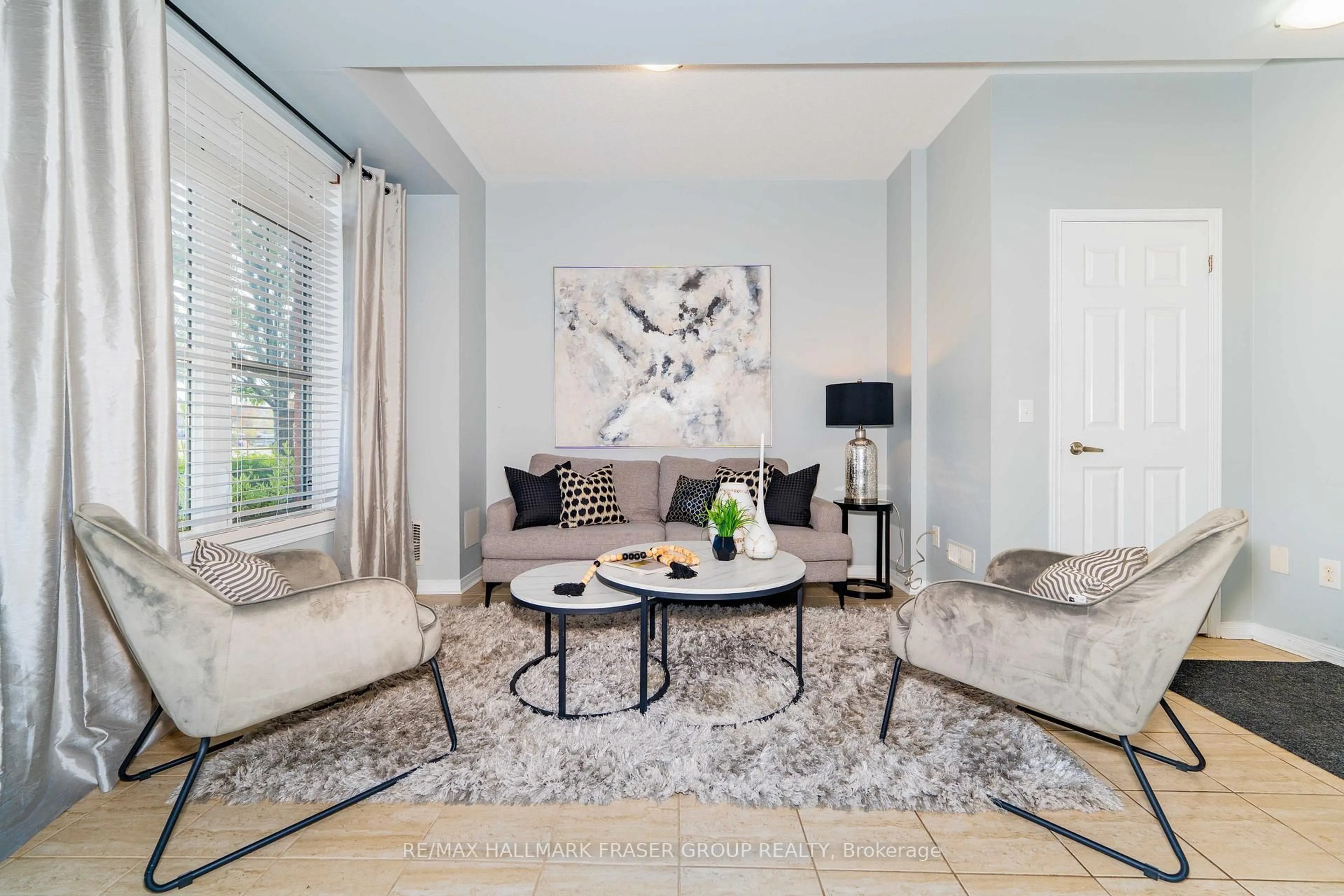 Living room with furniture, unknown for 72 Harbourside Dr, Whitby Ontario L1N 0H7