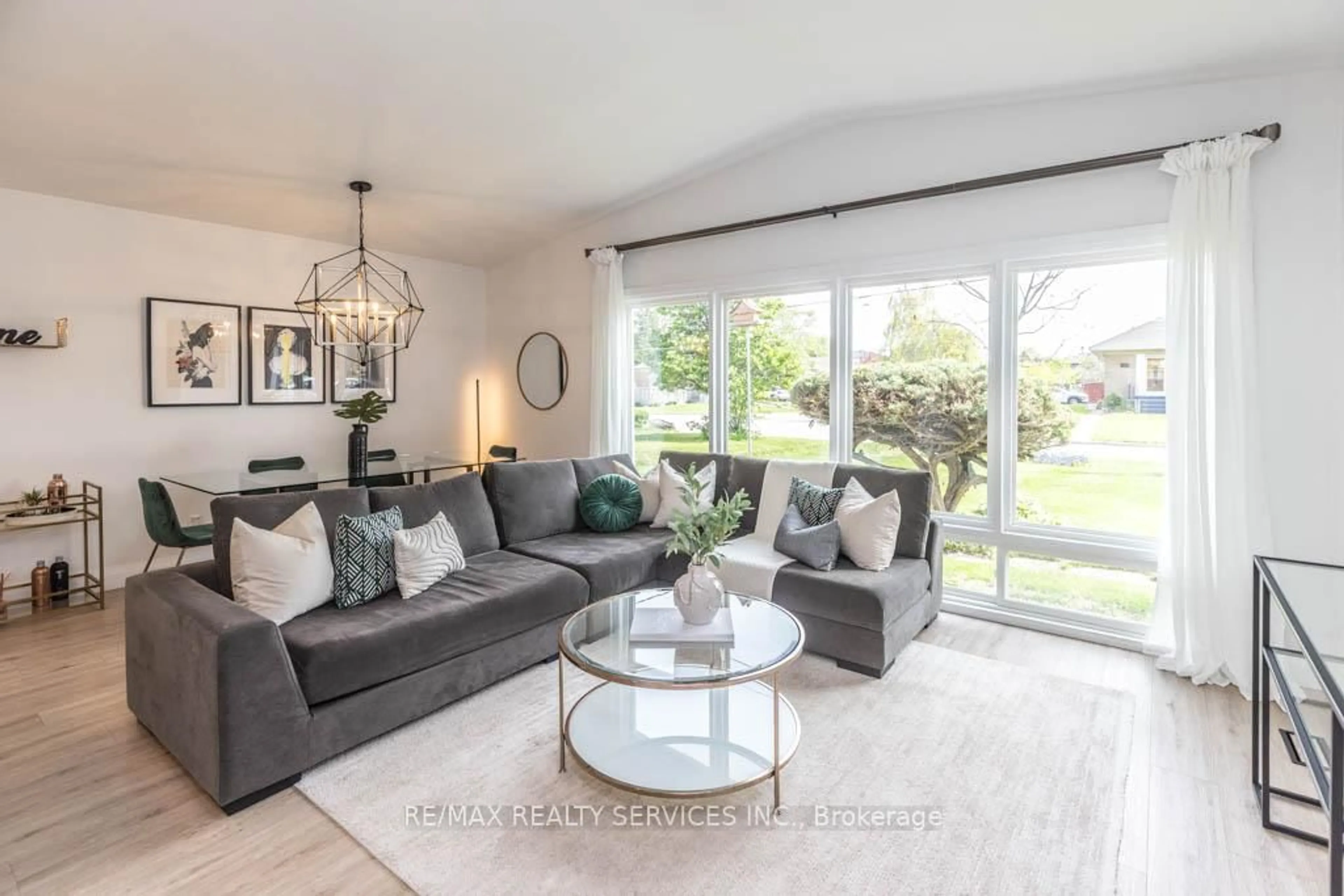 Living room with furniture, unknown for 126 Roebuck Dr, Toronto Ontario M1K 2H8