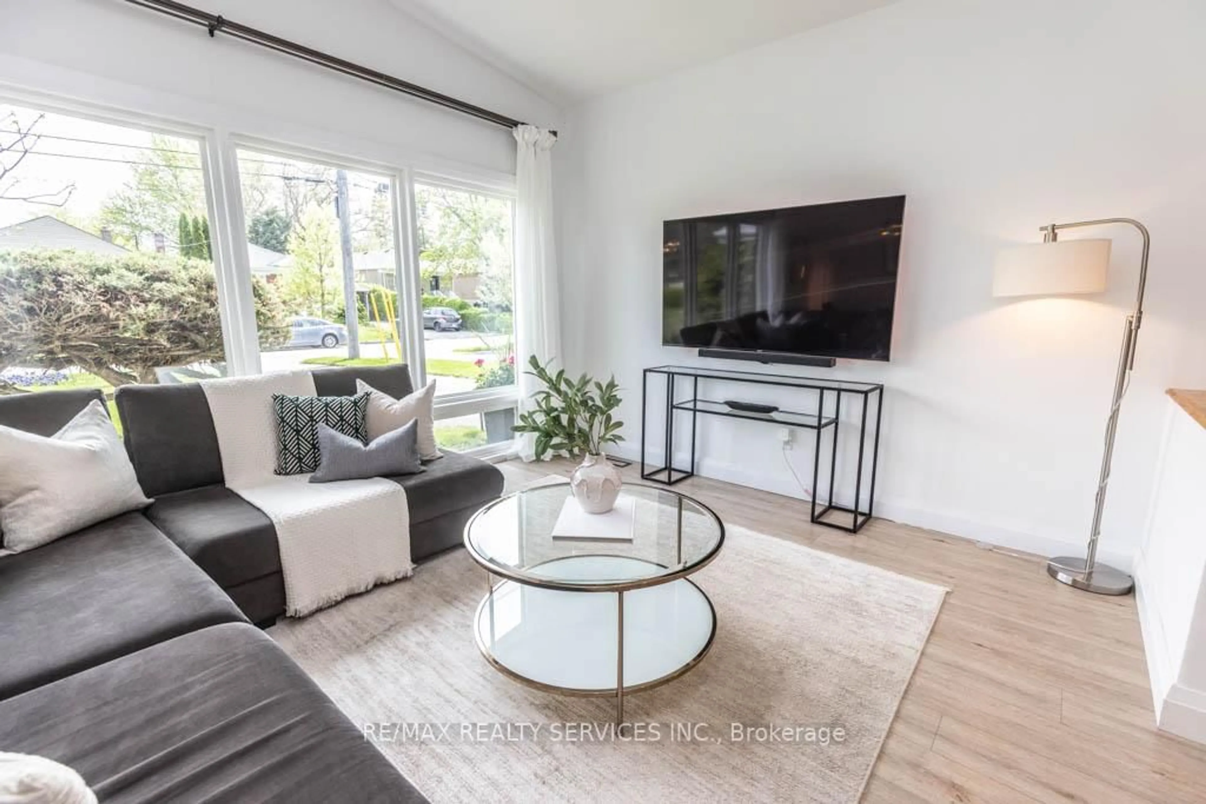 Living room with furniture, unknown for 126 Roebuck Dr, Toronto Ontario M1K 2H8