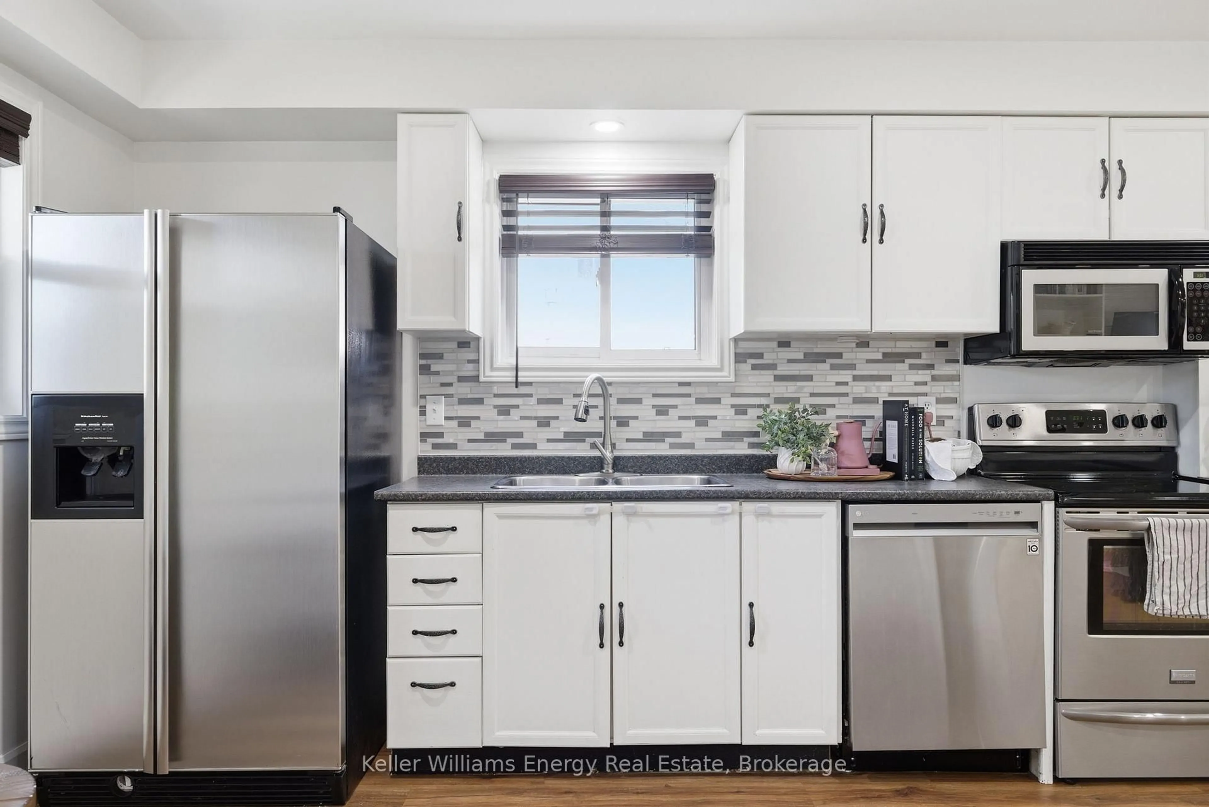 Standard kitchen, unknown for 149 Andrew St, Clarington Ontario L1B 1J6