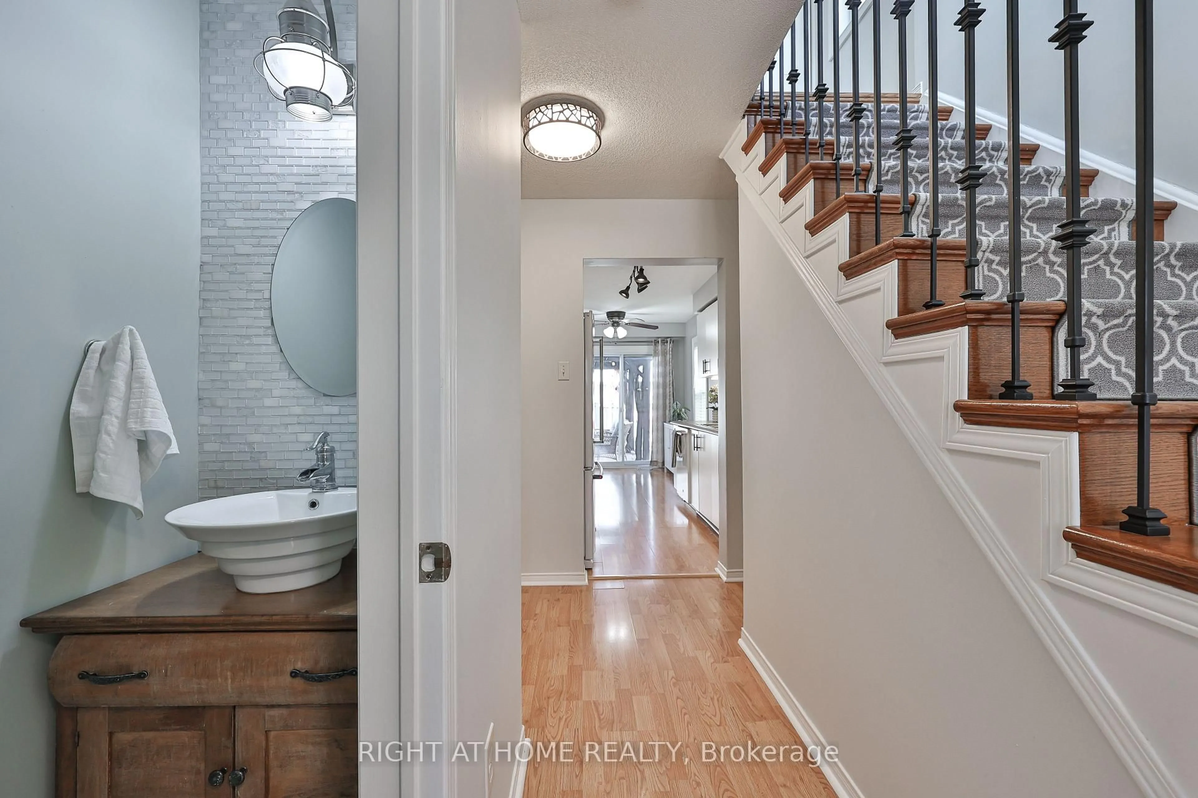 Indoor entryway for 89 Vail Meadows Cres, Clarington Ontario L1C 4T3