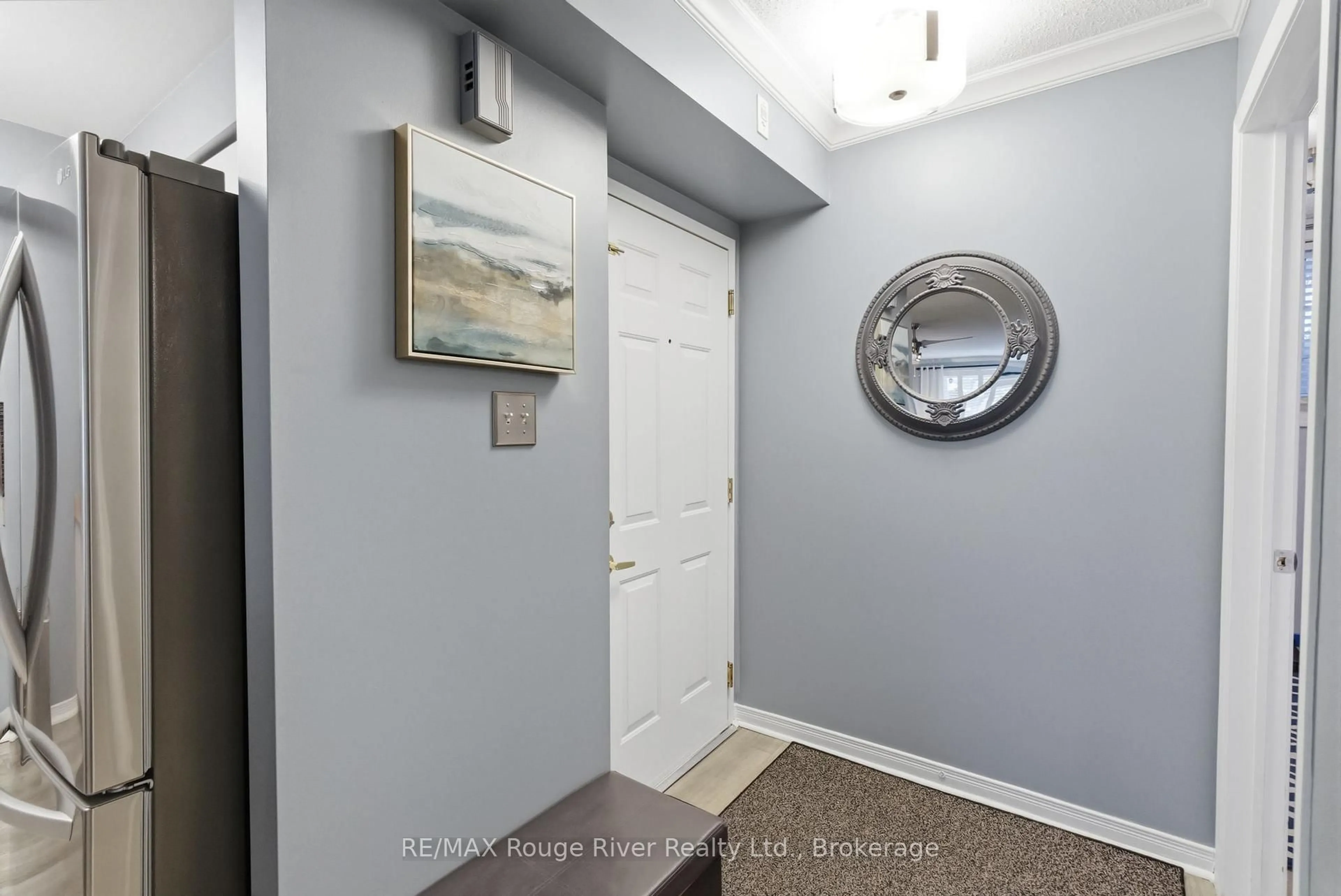 Indoor entryway for 8 Petra Way #1, Whitby Ontario L1R 0A6