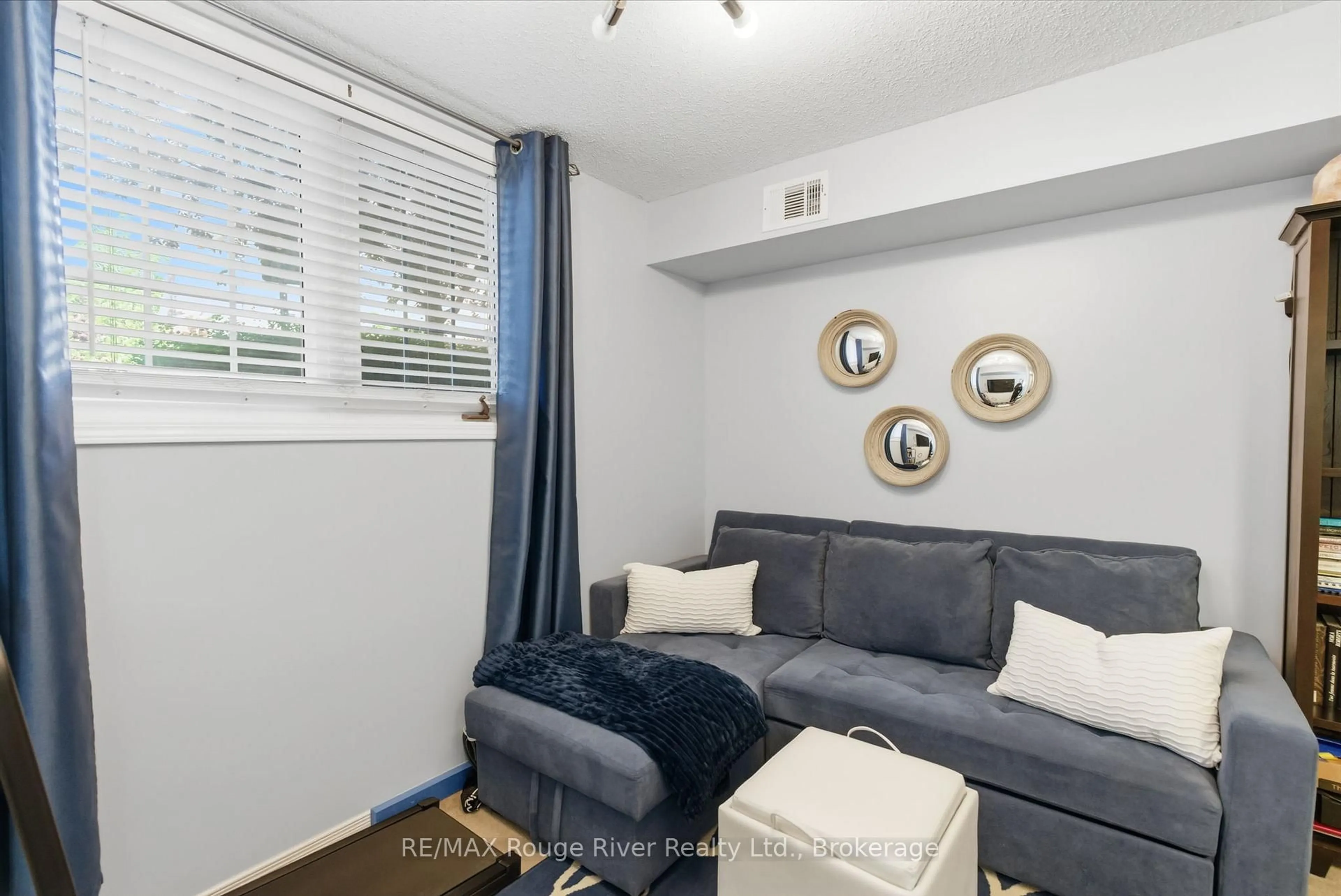 Living room with furniture, unknown for 8 Petra Way #1, Whitby Ontario L1R 0A6