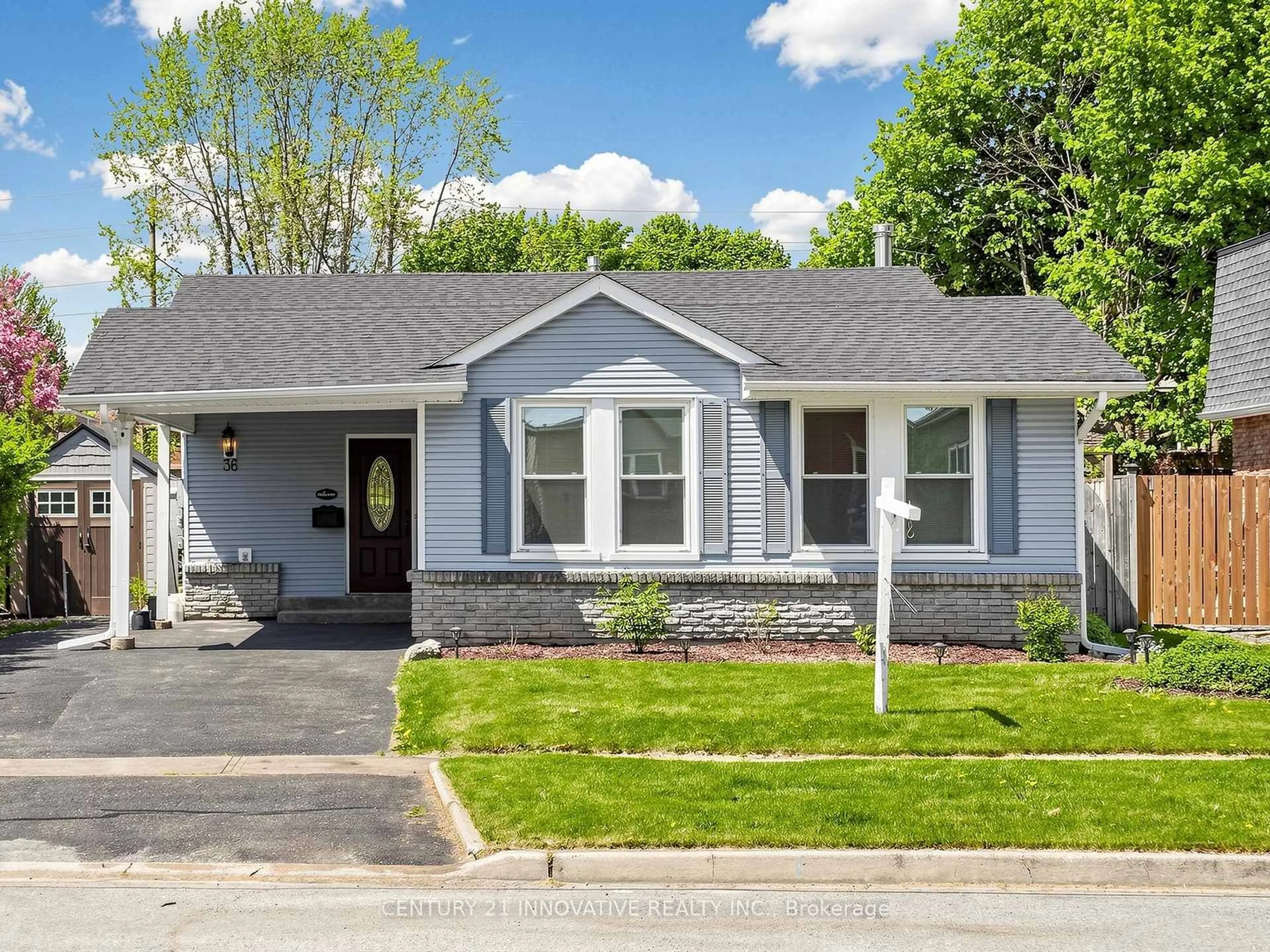 Home with vinyl exterior material, street for 36 Deerpark Cres, Clarington Ontario L1C 3M3