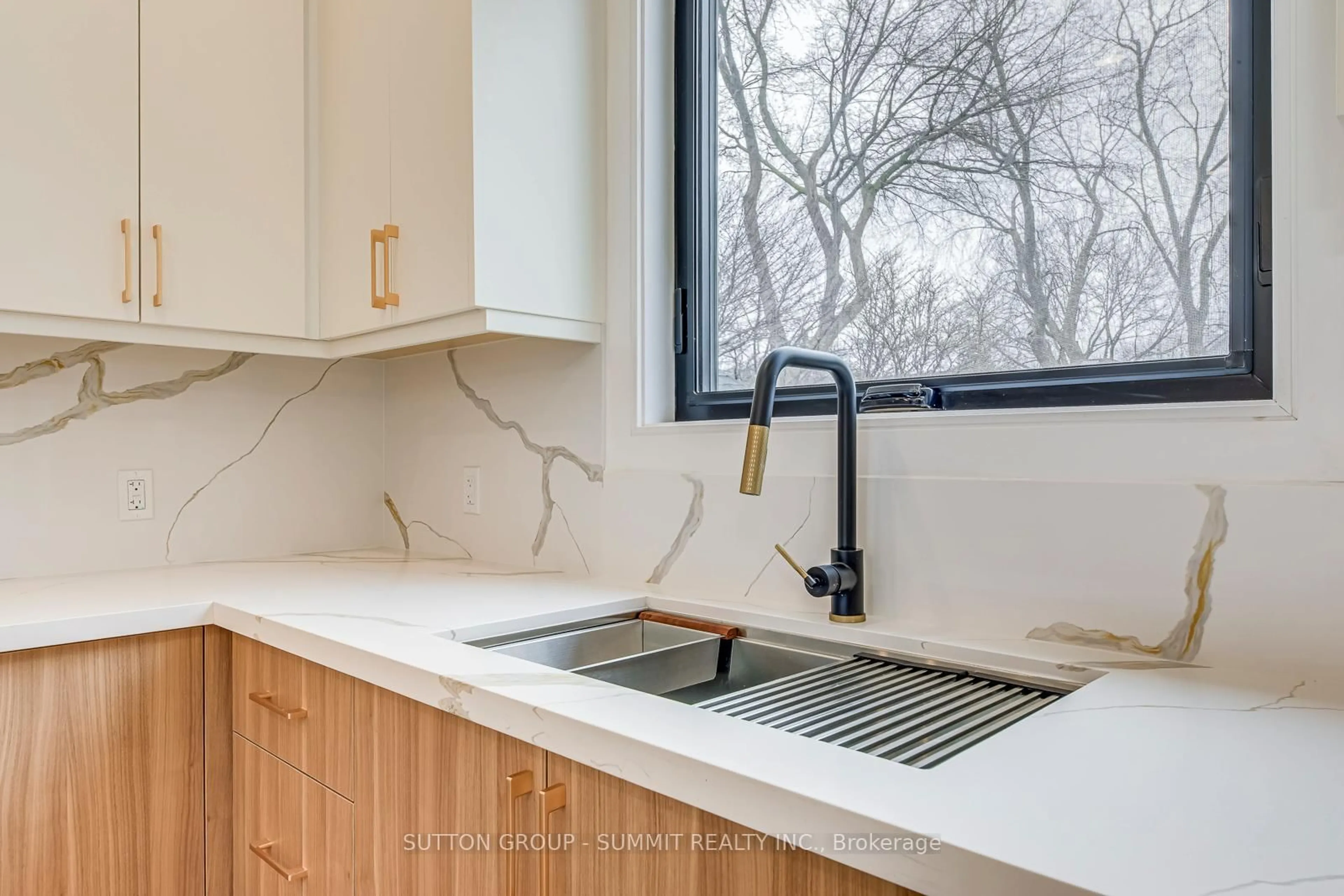 Unknown for 103 Kalmar Ave, Toronto Ontario M1N 3G5