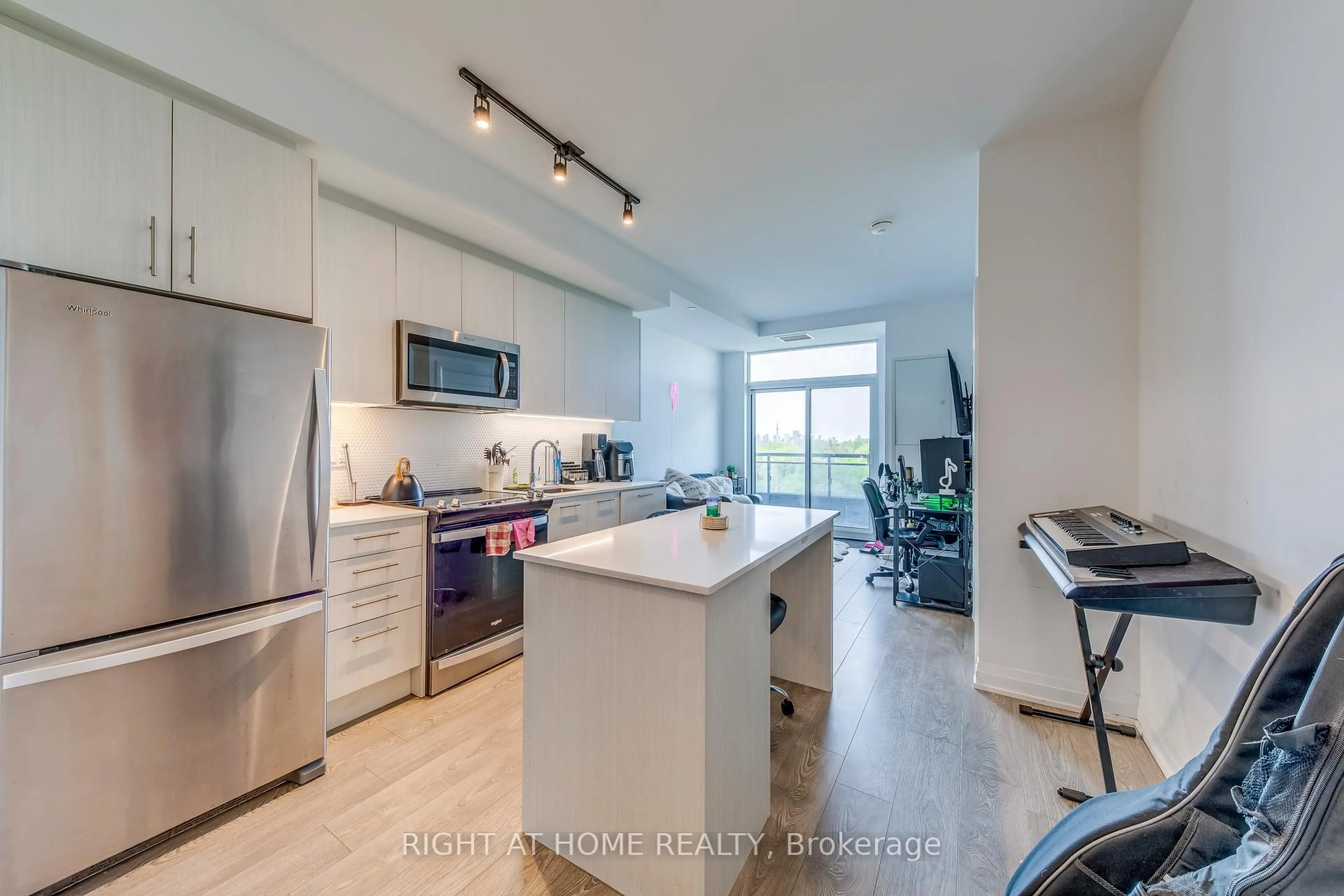 Open concept kitchen, unknown for 286 Main St #619, Toronto Ontario M4C 0B3